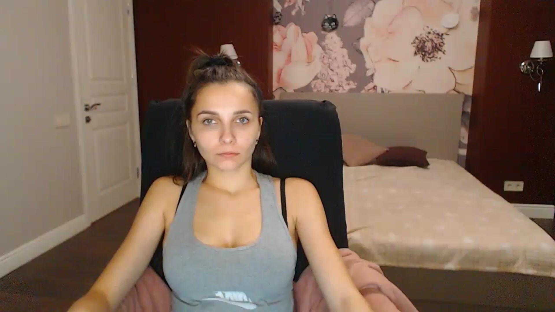 Gallery image thumbnail from Karina_Mils's myfreecams stream on, 11/11/2023, 10:15 image 11 of 20