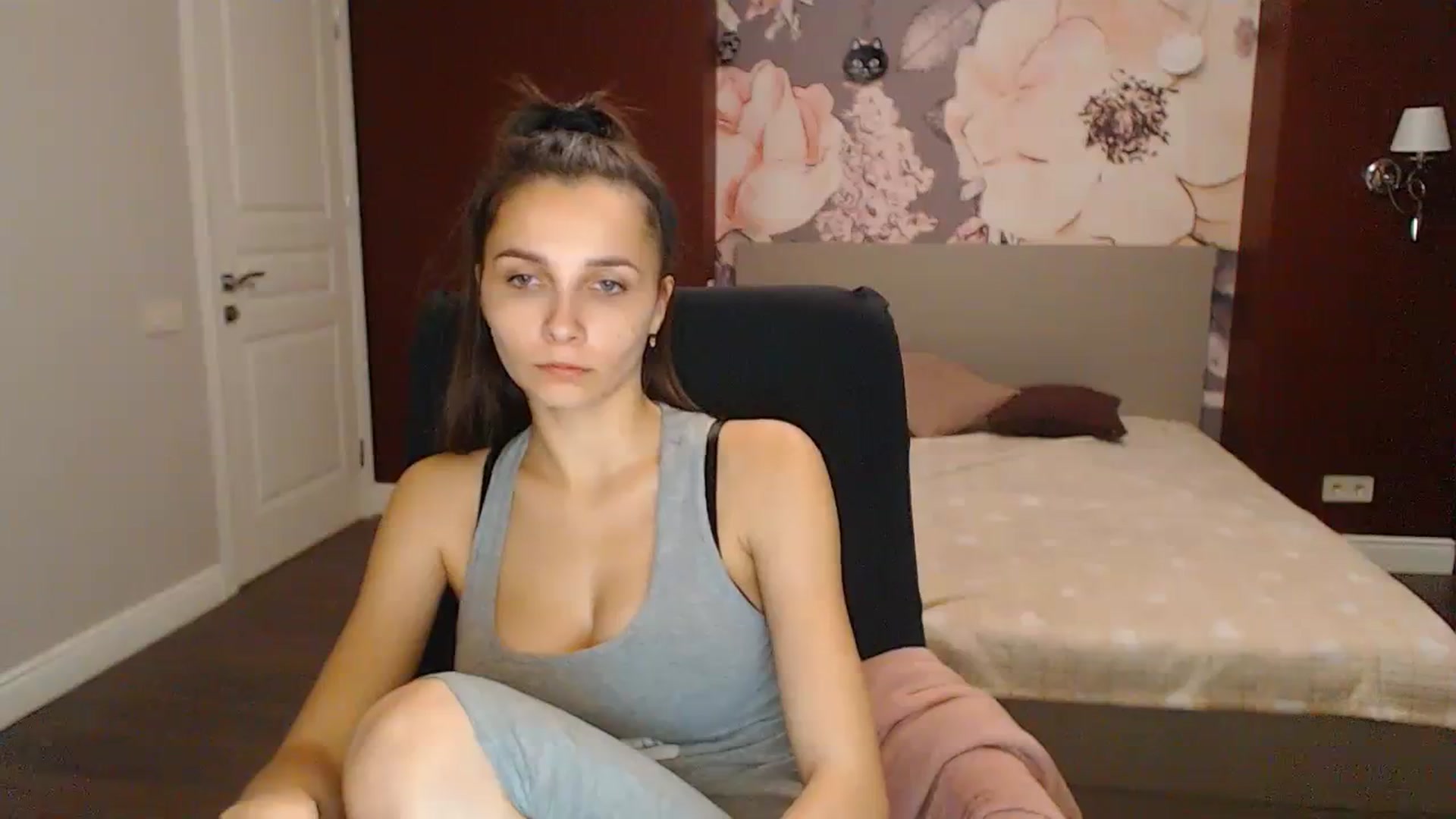 Gallery image thumbnail from Karina_Mils's myfreecams stream on, 11/11/2023, 10:15 image 2 of 20
