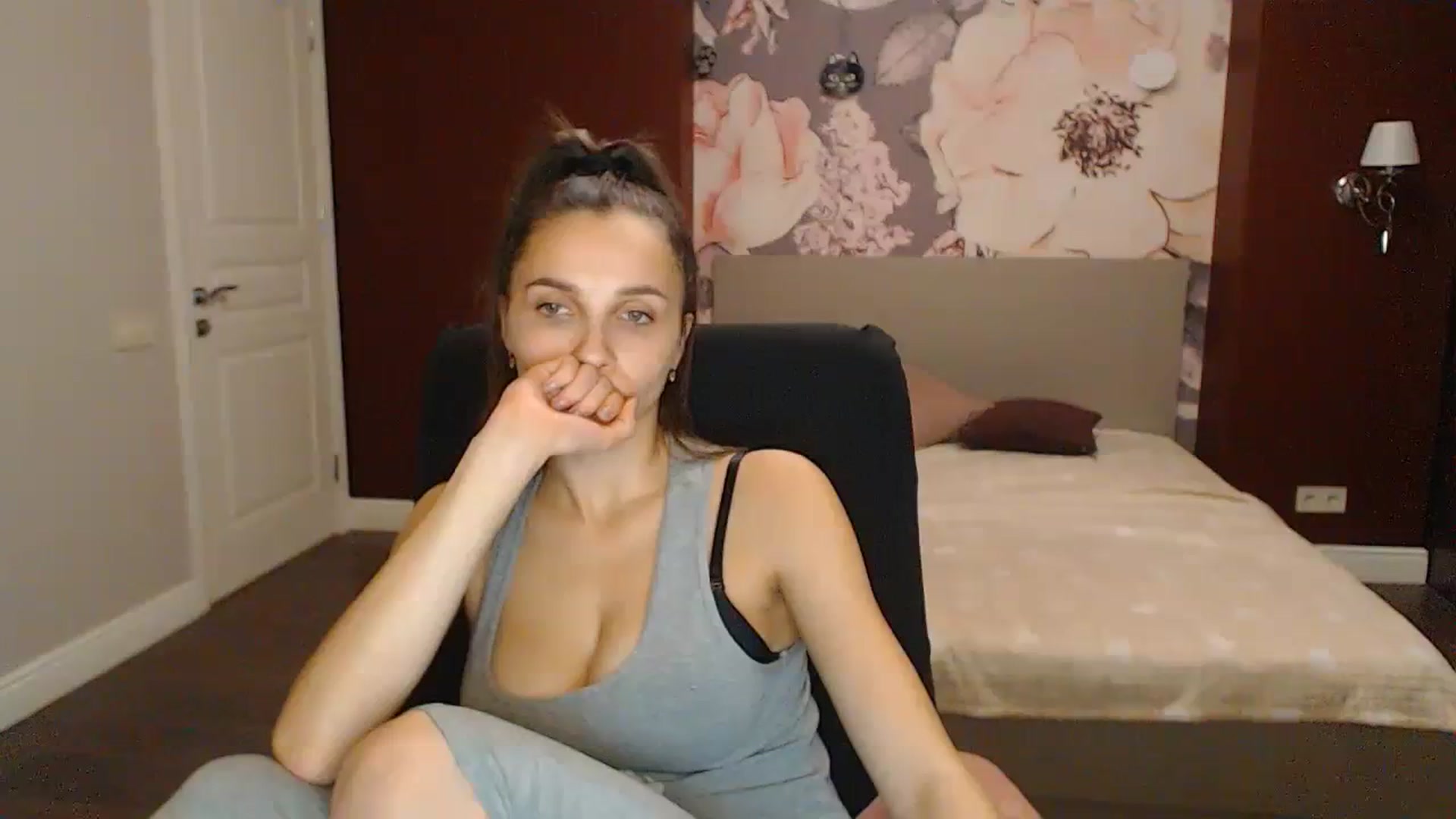 Gallery image thumbnail from Karina_Mils's myfreecams stream on, 11/11/2023, 14:55 image 19 of 20