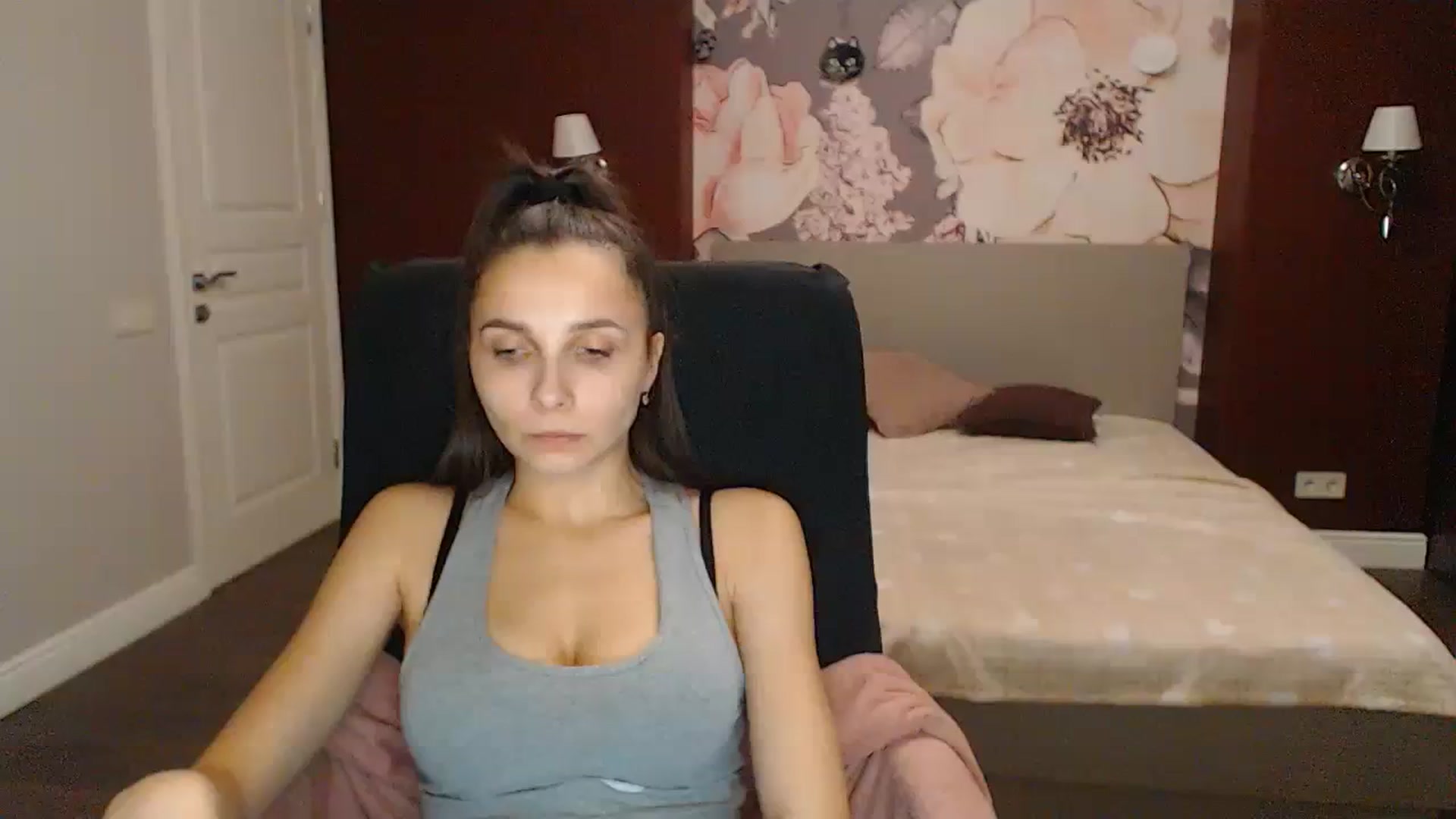 Gallery image thumbnail from Karina_Mils's myfreecams stream on, 11/11/2023, 14:55 image 10 of 20