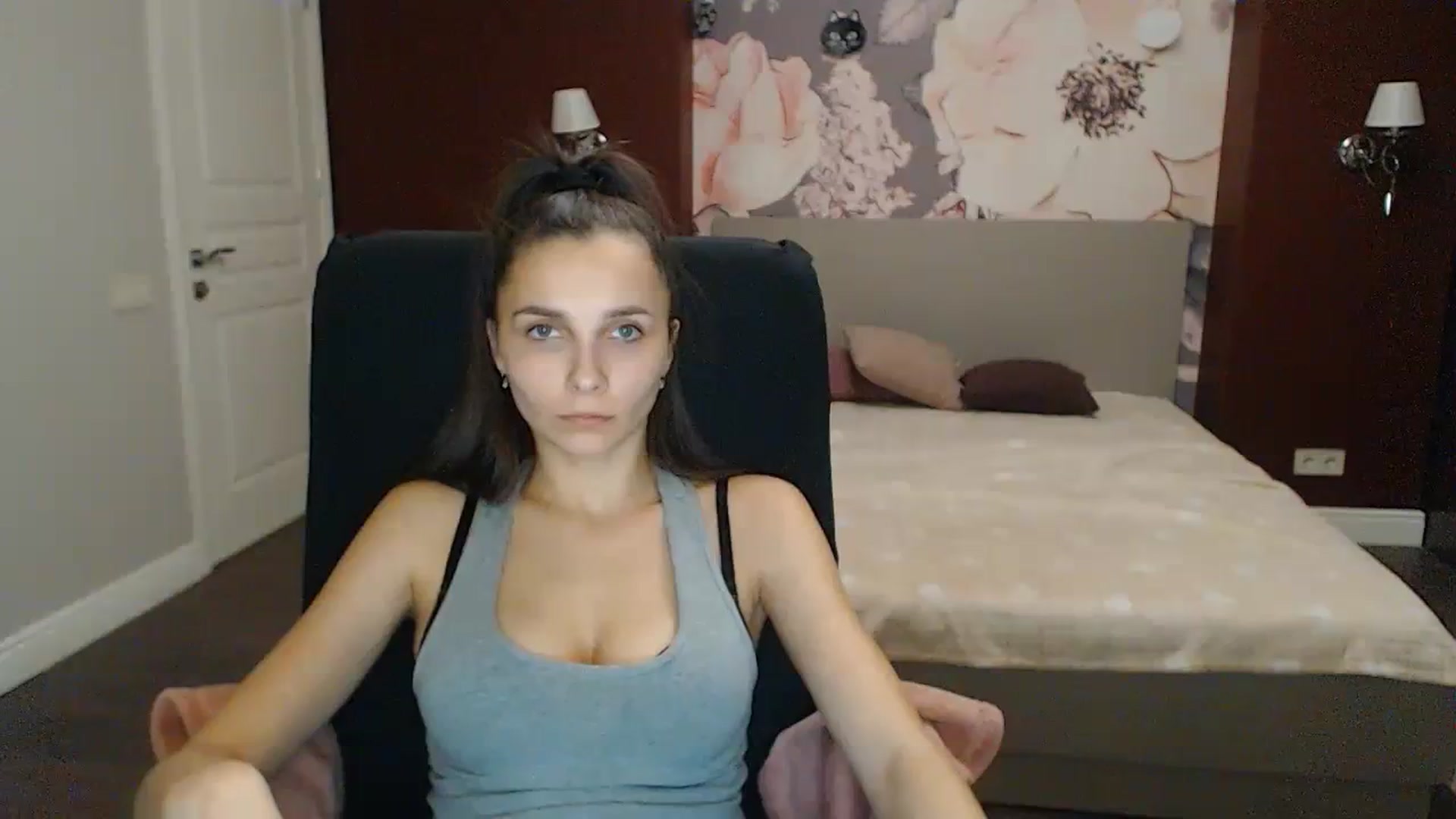 Gallery image thumbnail from Karina_Mils's myfreecams stream on, 11/11/2023, 17:41 image 15 of 20