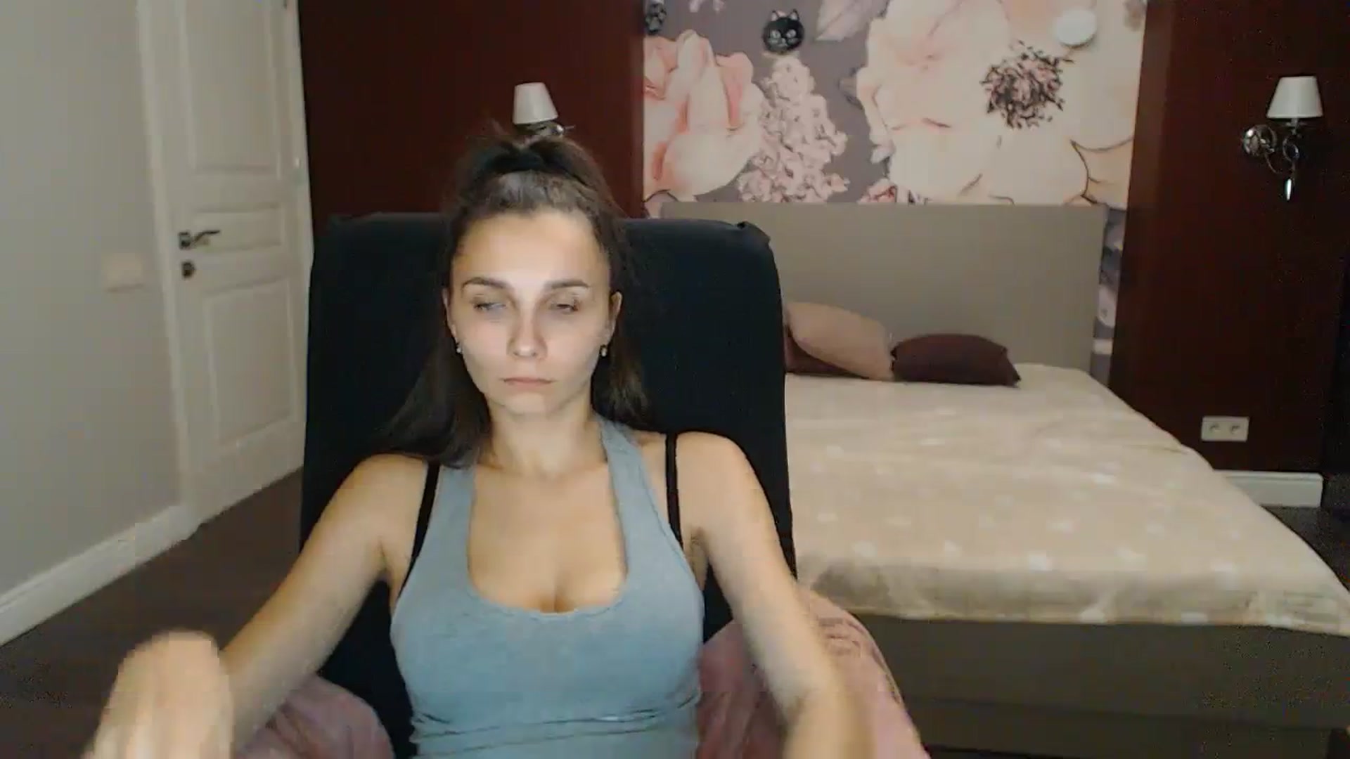 Gallery image thumbnail from Karina_Mils's myfreecams stream on, 11/11/2023, 18:05 image 11 of 20