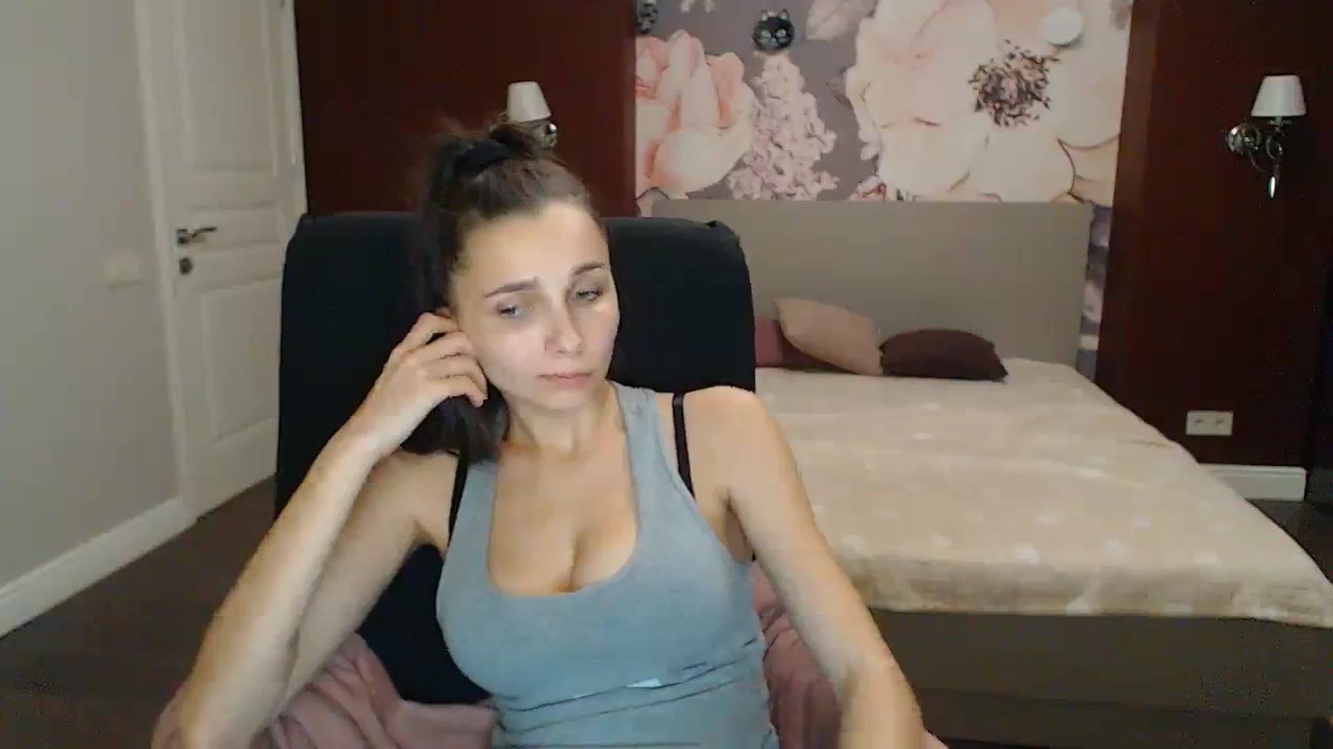 Gallery image thumbnail from Karina_Mils's myfreecams stream on, 11/11/2023, 18:05 image 3 of 20