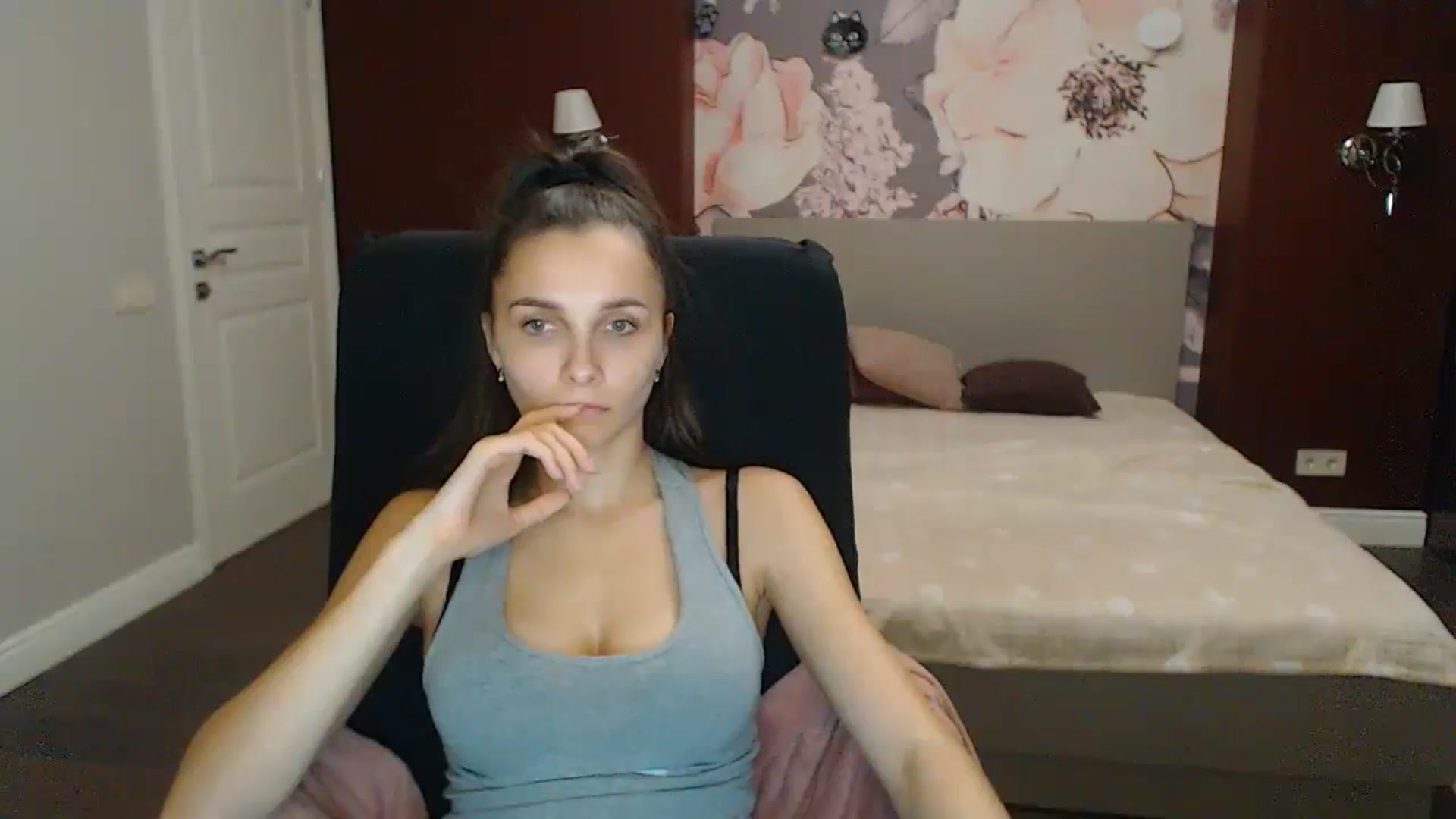 Gallery image thumbnail from Karina_Mils's myfreecams stream on, 11/11/2023, 18:05 image 8 of 20