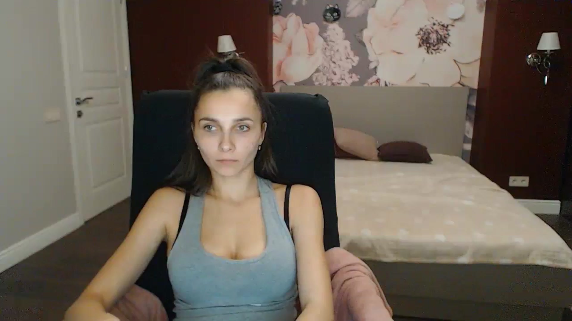 Gallery image thumbnail from Karina_Mils's myfreecams stream on, 11/11/2023, 18:05 image 7 of 20