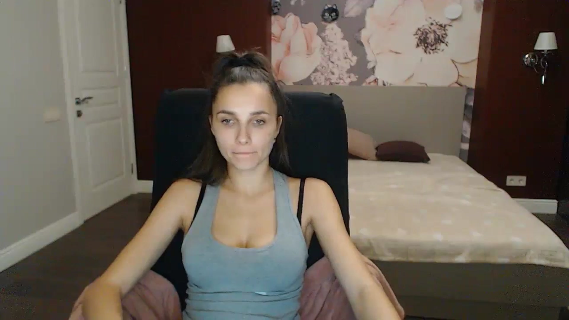 Gallery image thumbnail from Karina_Mils's myfreecams stream on, 11/11/2023, 18:05 image 6 of 20