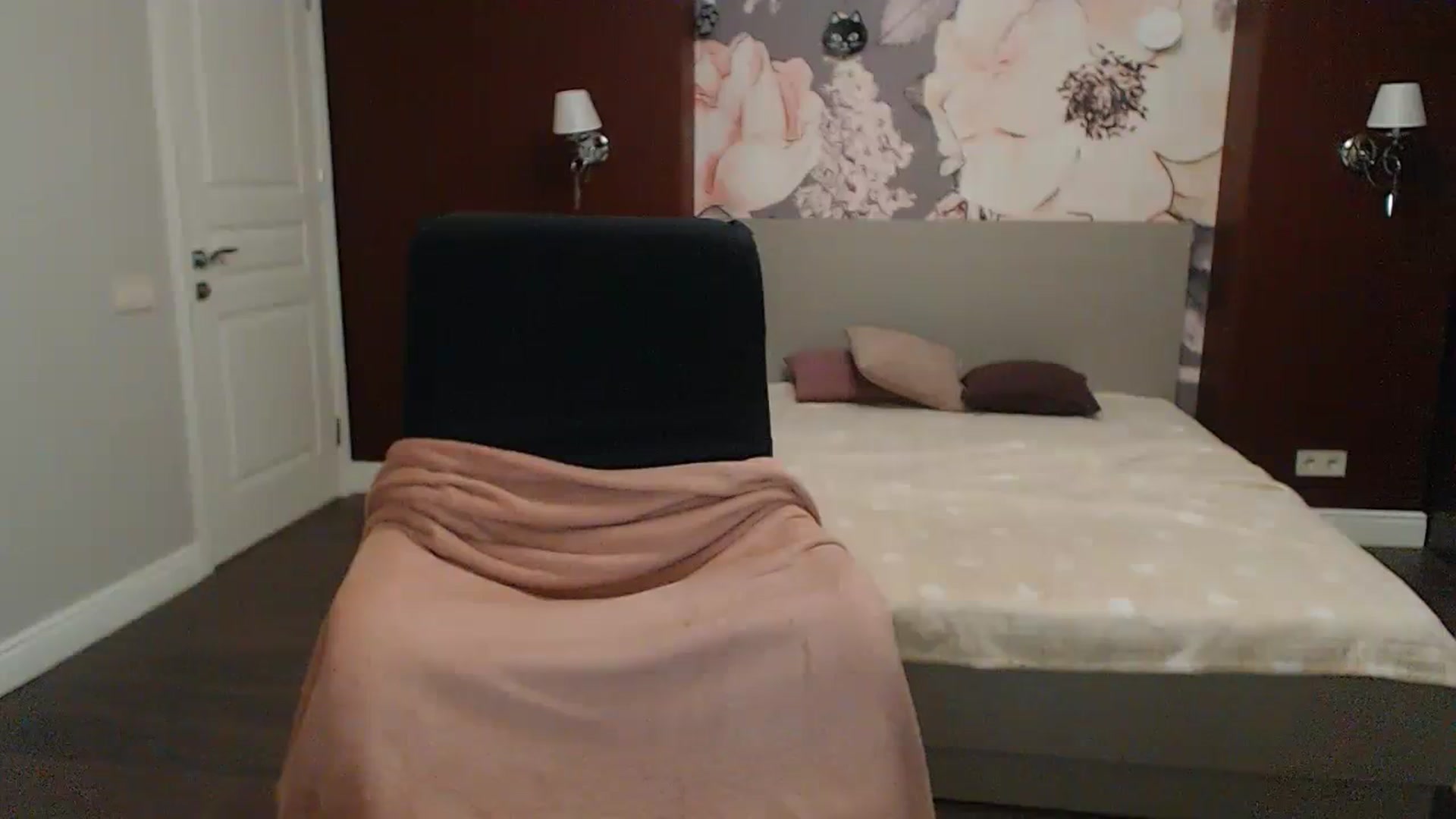 Gallery image thumbnail from Karina_Mils's myfreecams stream on, 11/11/2023, 18:05 image 20 of 20