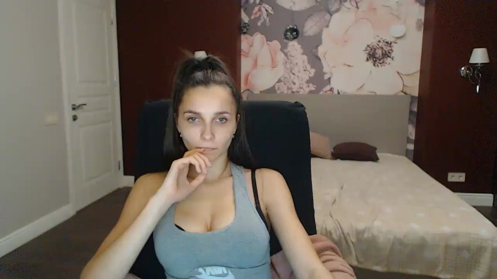 Gallery image thumbnail from Karina_Mils's myfreecams stream on, 11/11/2023, 19:42 image 20 of 20