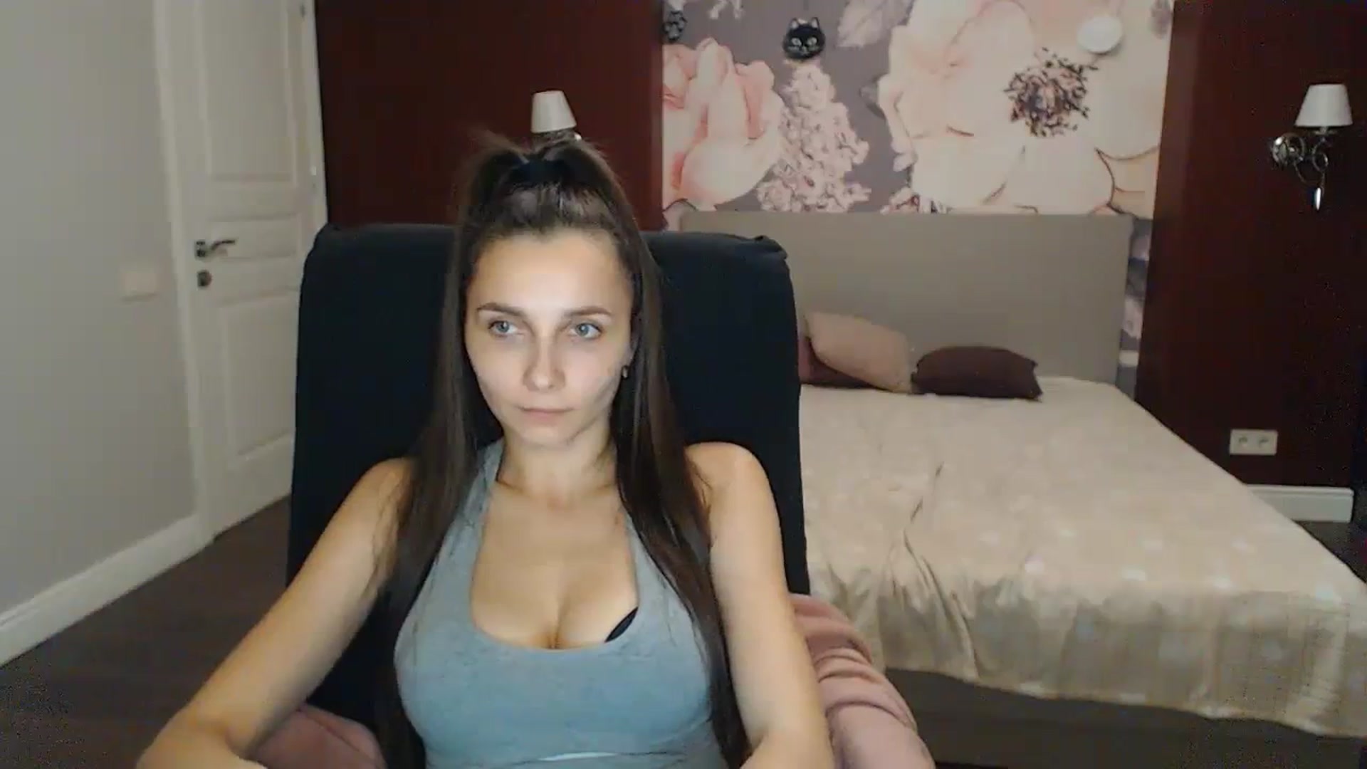 Gallery image thumbnail from Karina_Mils's myfreecams stream on, 11/11/2023, 19:42 image 13 of 20