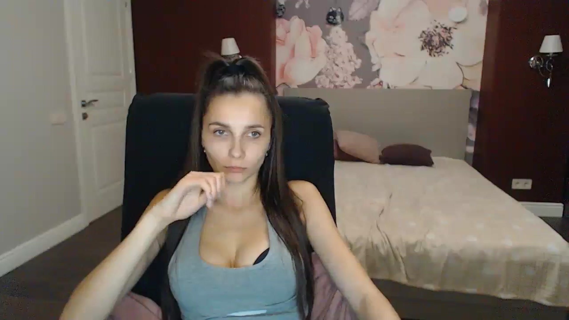 Gallery image thumbnail from Karina_Mils's myfreecams stream on, 11/11/2023, 19:42 image 7 of 20