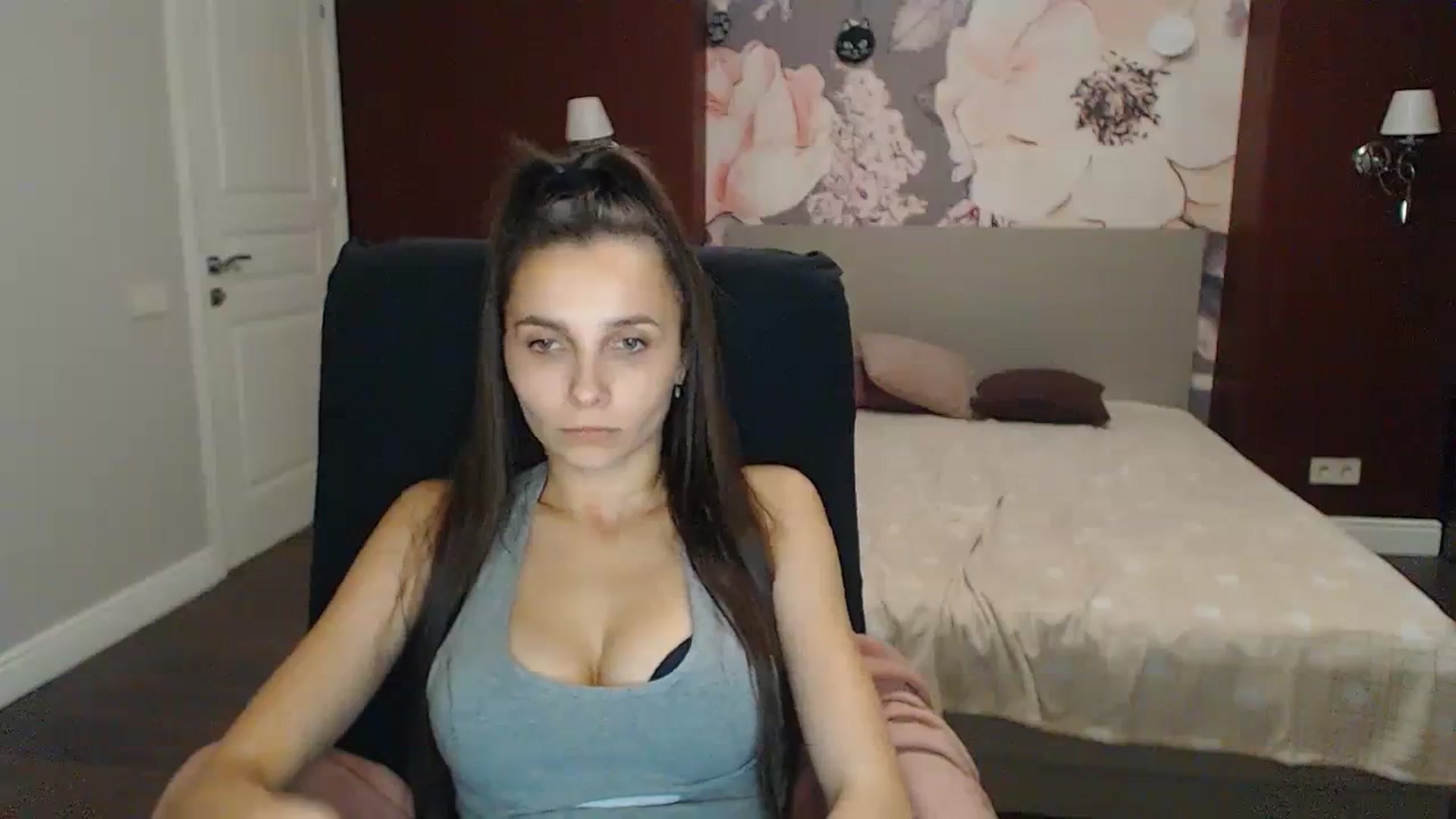 Gallery image thumbnail from Karina_Mils's myfreecams stream on, 11/11/2023, 19:42 image 8 of 20