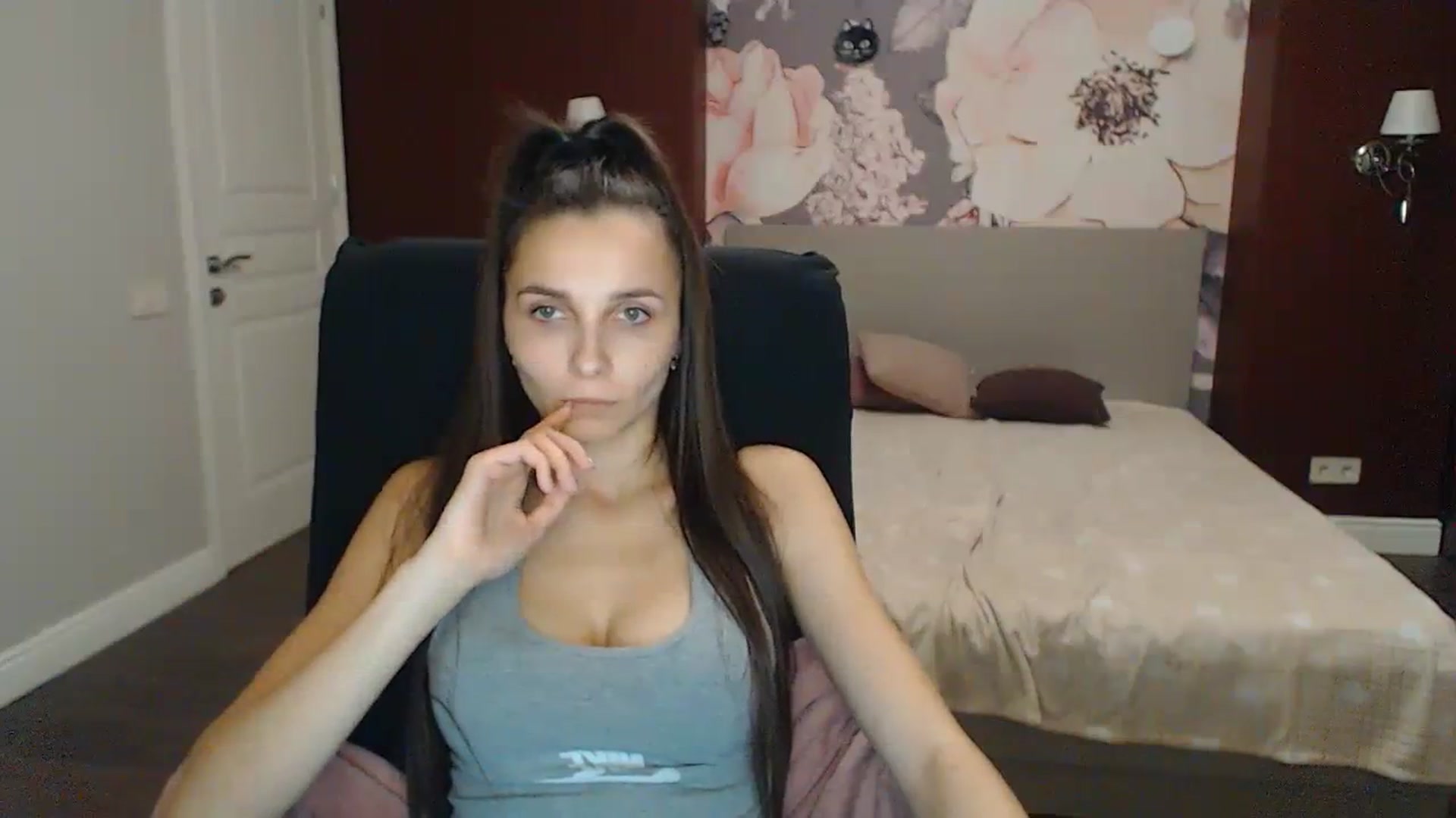 Gallery image thumbnail from Karina_Mils's myfreecams stream on, 11/11/2023, 19:42 image 2 of 20