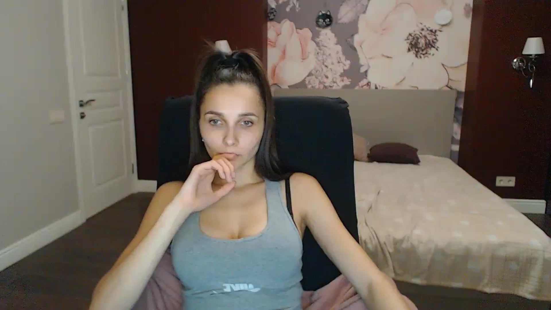 Gallery image thumbnail from Karina_Mils's myfreecams stream on, 11/11/2023, 20:43 image 20 of 20