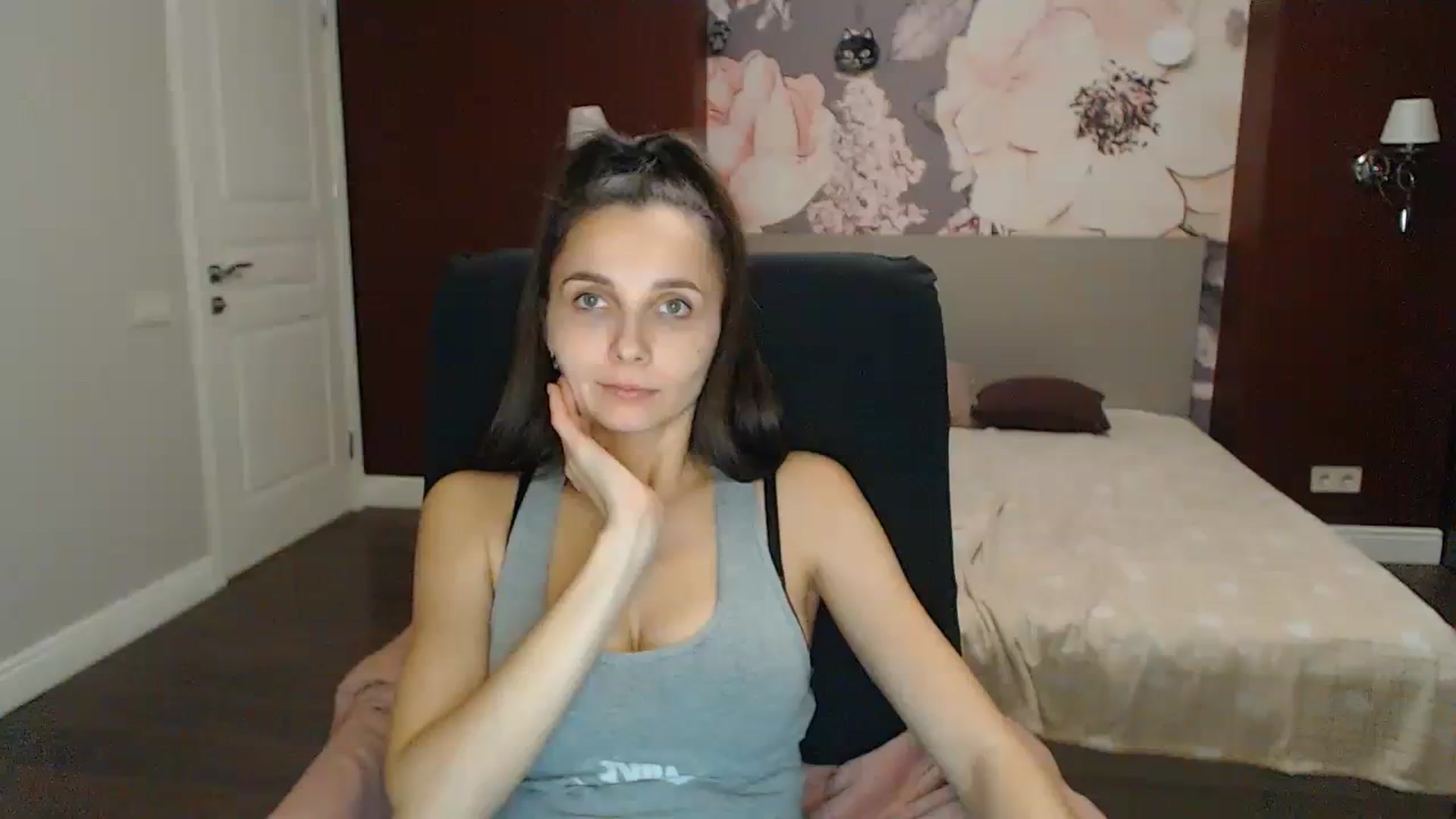 Gallery image thumbnail from Karina_Mils's myfreecams stream on, 11/11/2023, 20:43 image 5 of 20