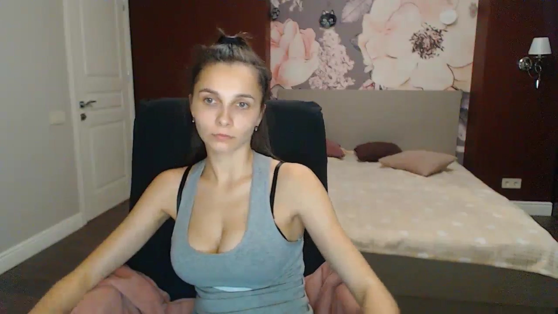 Gallery image thumbnail from Karina_Mils's myfreecams stream on, 11/12/2023, 11:31 image 19 of 20