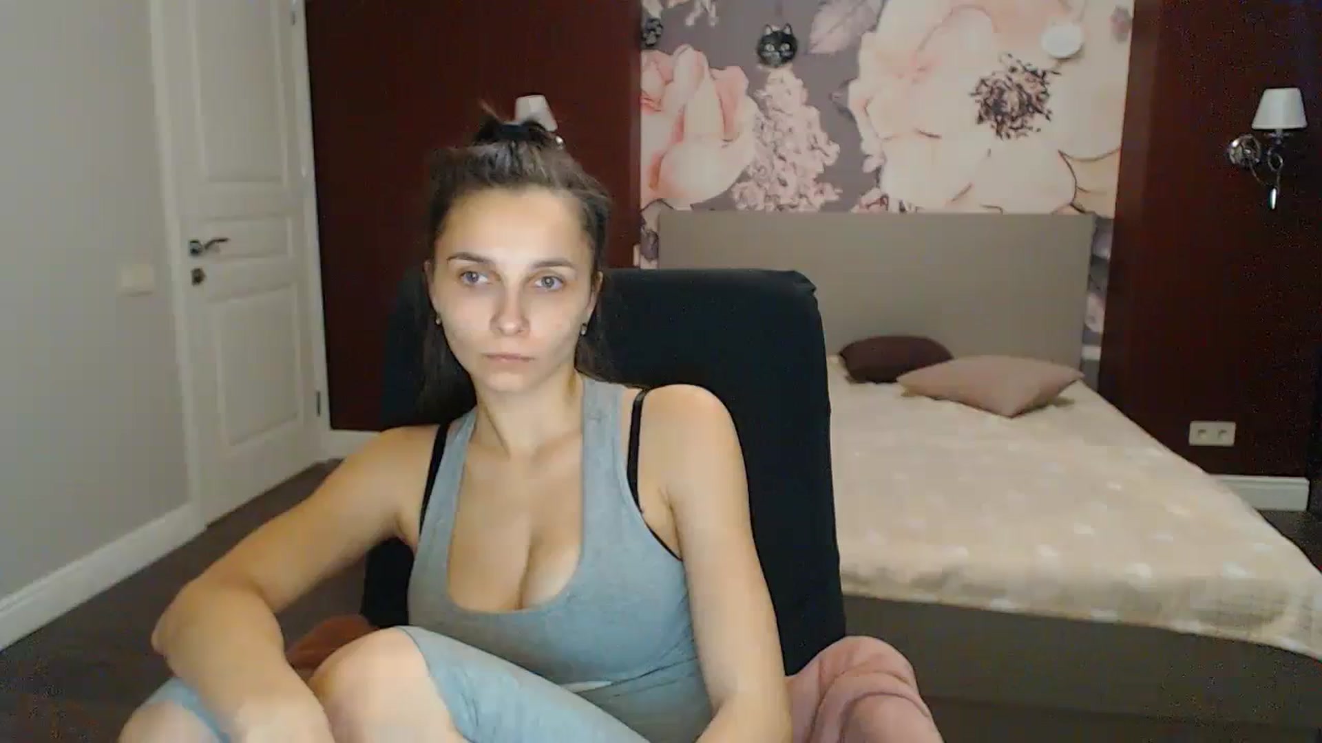 Gallery image thumbnail from Karina_Mils's myfreecams stream on, 11/12/2023, 11:31 image 18 of 20
