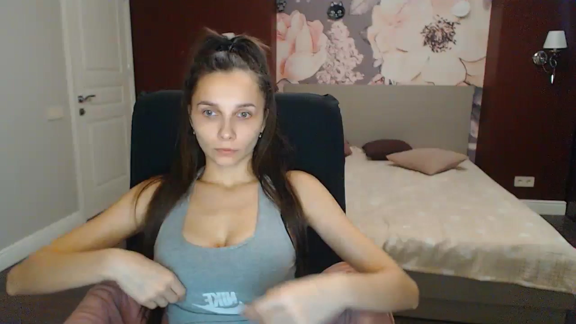 Gallery image thumbnail from Karina_Mils's myfreecams stream on, 11/12/2023, 12:37 image 1 of 20