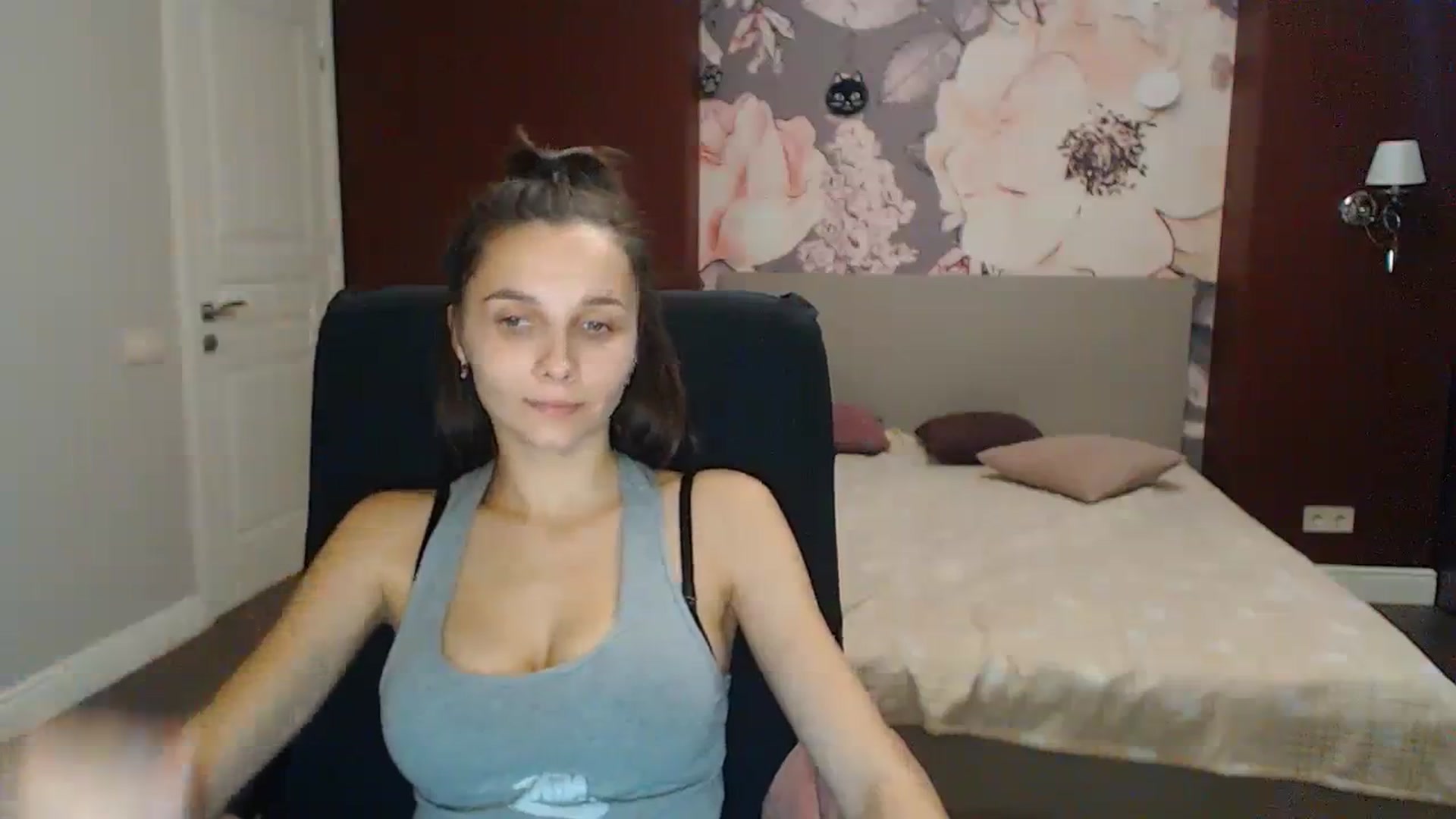 Gallery image thumbnail from Karina_Mils's myfreecams stream on, 11/12/2023, 12:37 image 19 of 20