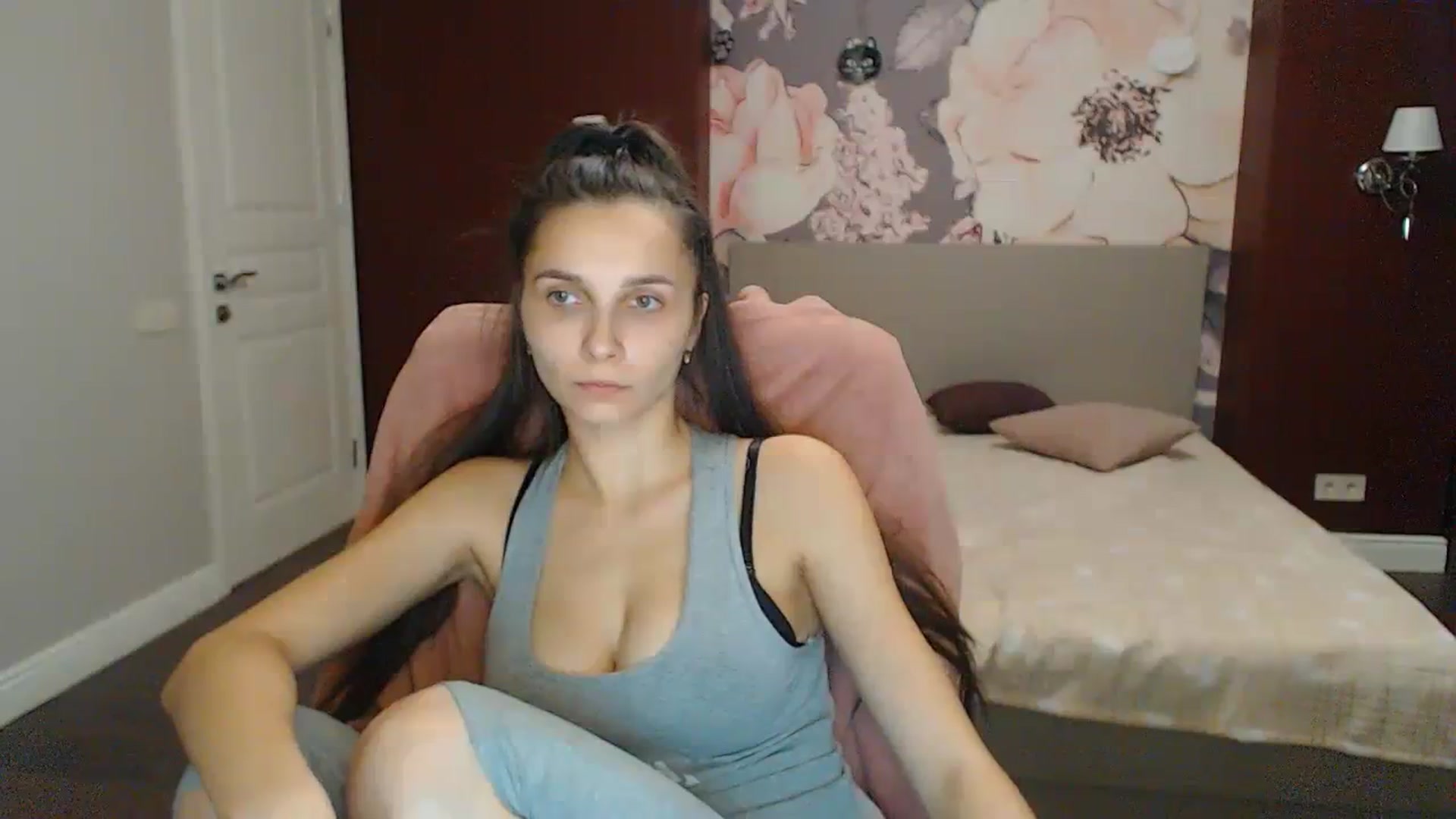 Gallery image thumbnail from Karina_Mils's myfreecams stream on, 11/12/2023, 13:36 image 3 of 20