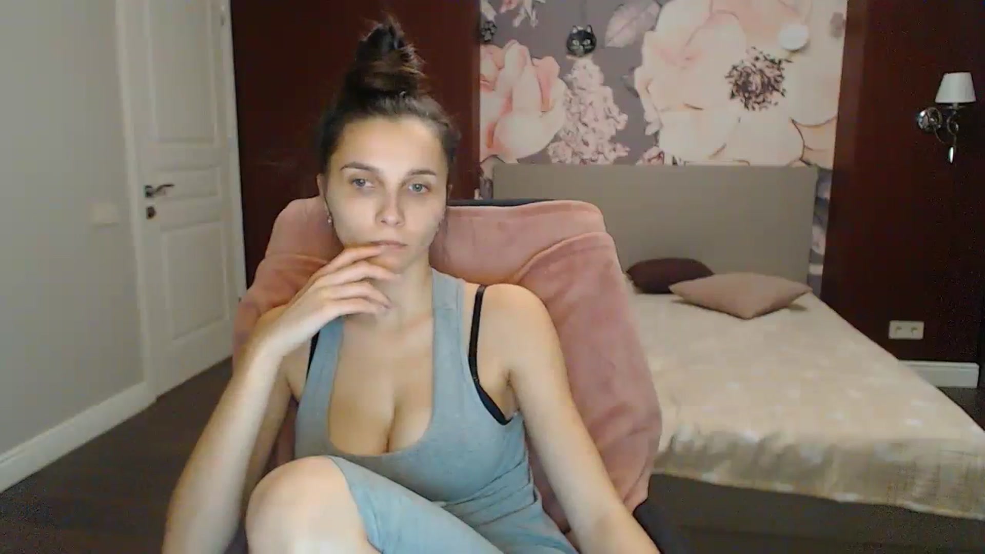 Gallery image thumbnail from Karina_Mils's myfreecams stream on, 11/12/2023, 13:36 image 20 of 20