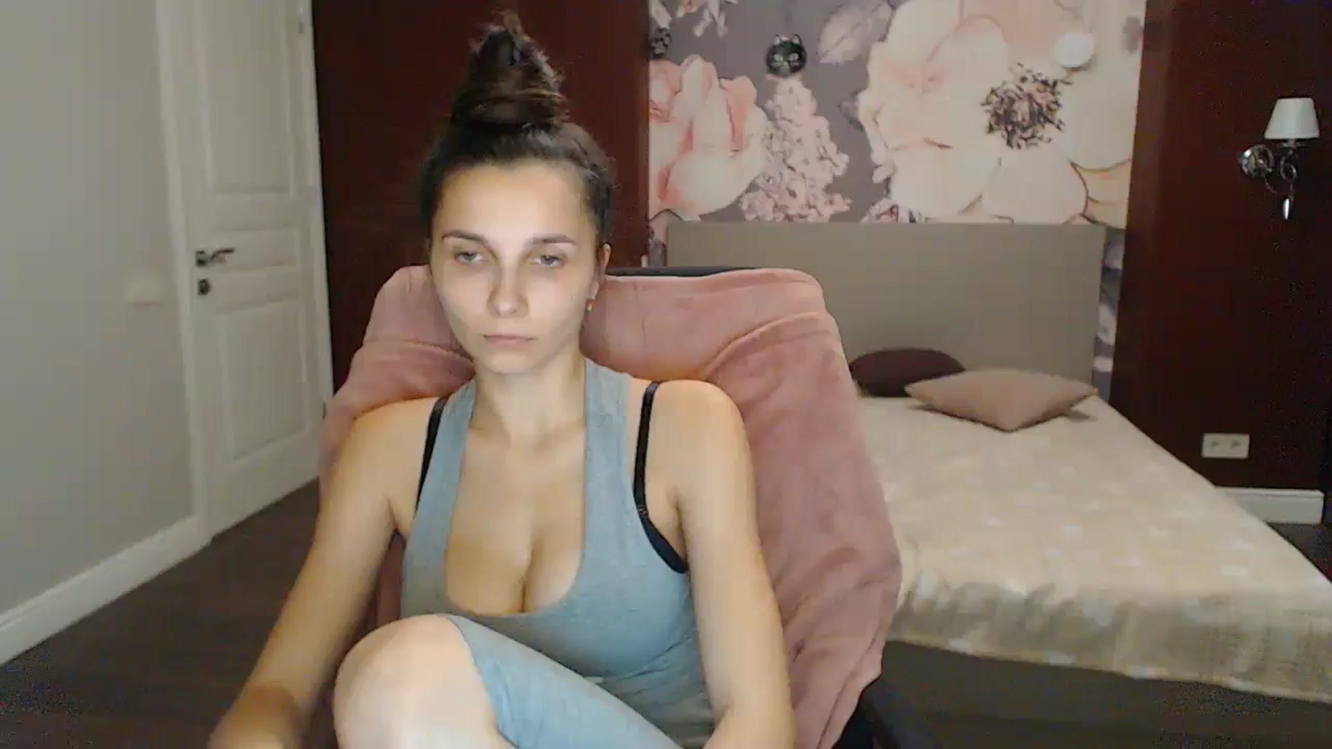 Gallery image thumbnail from Karina_Mils's myfreecams stream on, 11/12/2023, 13:36 image 19 of 20
