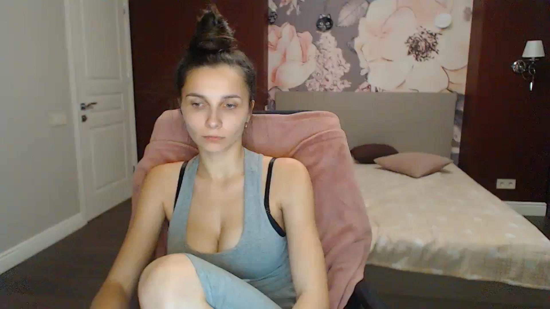 Gallery image thumbnail from Karina_Mils's myfreecams stream on, 11/12/2023, 13:36 image 18 of 20