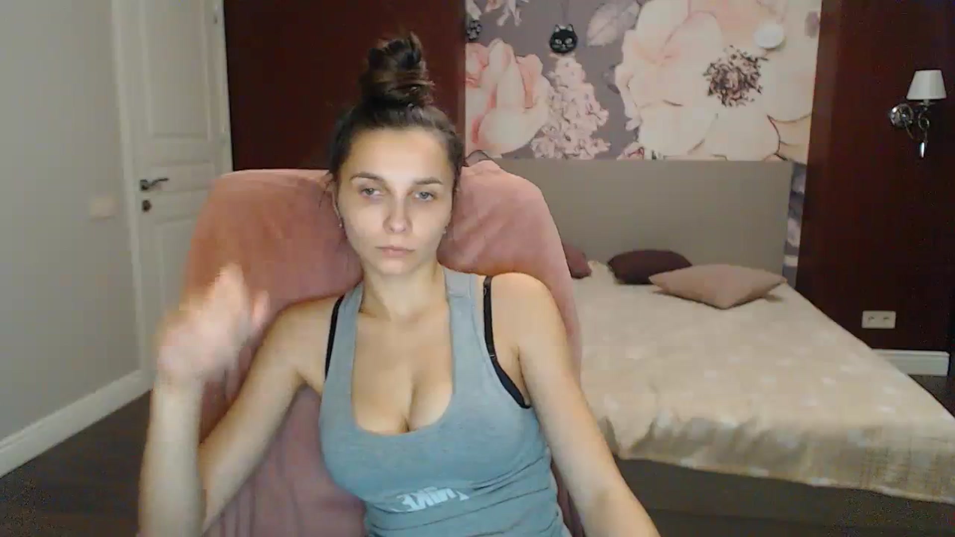 Gallery image thumbnail from Karina_Mils's myfreecams stream on, 11/12/2023, 13:36 image 10 of 20