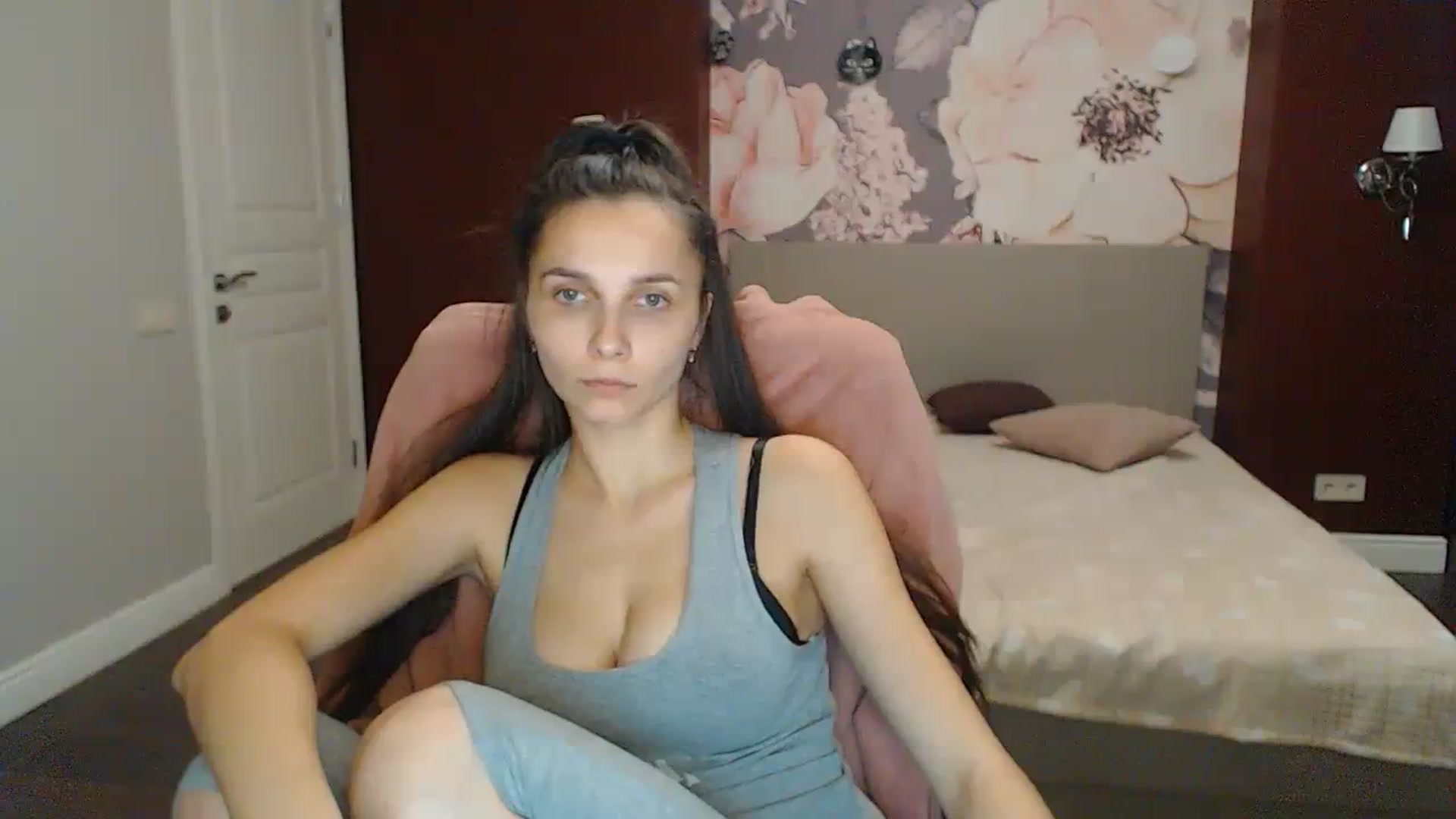Gallery image thumbnail from Karina_Mils's myfreecams stream on, 11/12/2023, 13:36 image 2 of 20