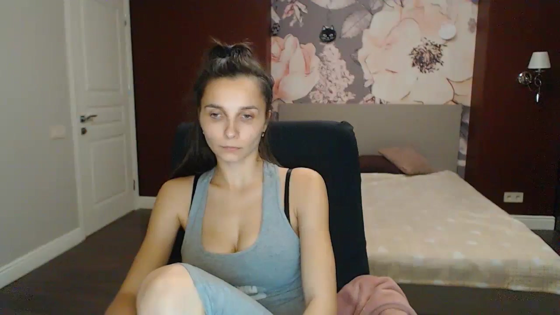 Gallery image thumbnail from Karina_Mils's myfreecams stream on, 11/12/2023, 15:21 image 17 of 20
