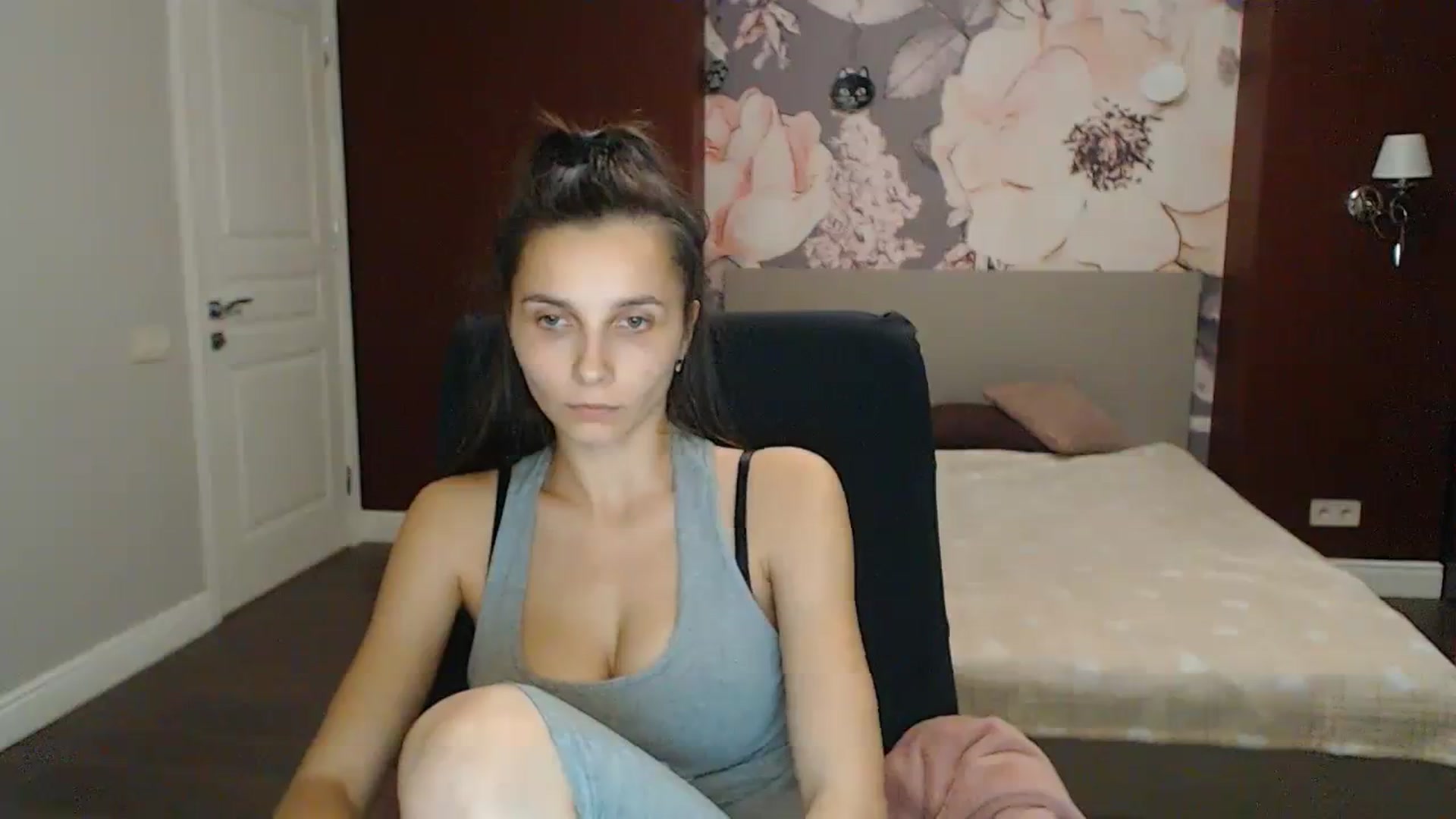 Gallery image thumbnail from Karina_Mils's myfreecams stream on, 11/12/2023, 15:21 image 19 of 20