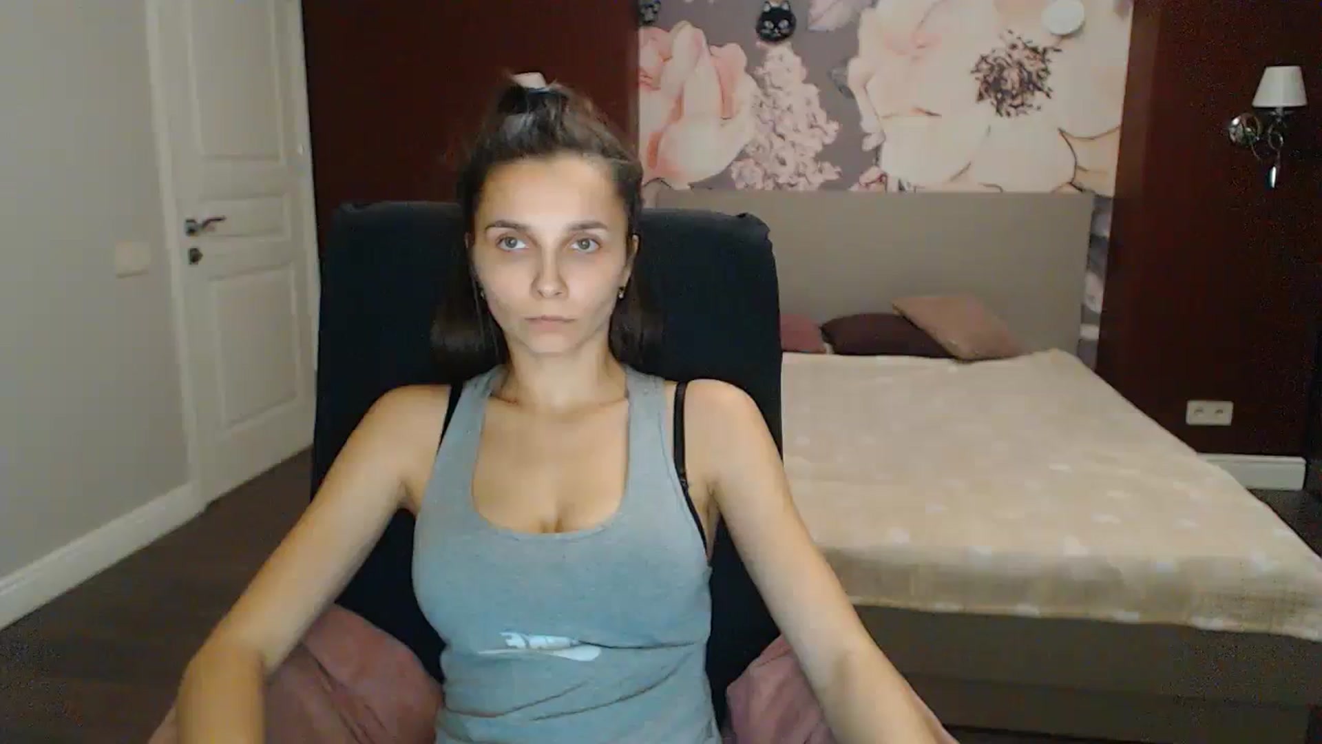 Gallery image thumbnail from Karina_Mils's myfreecams stream on, 11/12/2023, 15:45 image 5 of 20