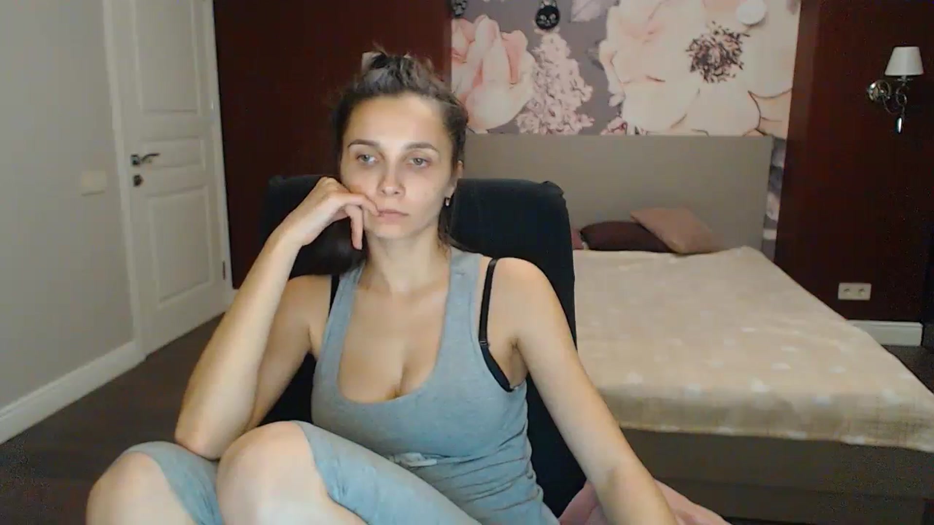Gallery image thumbnail from Karina_Mils's myfreecams stream on, 11/12/2023, 15:45 image 16 of 20