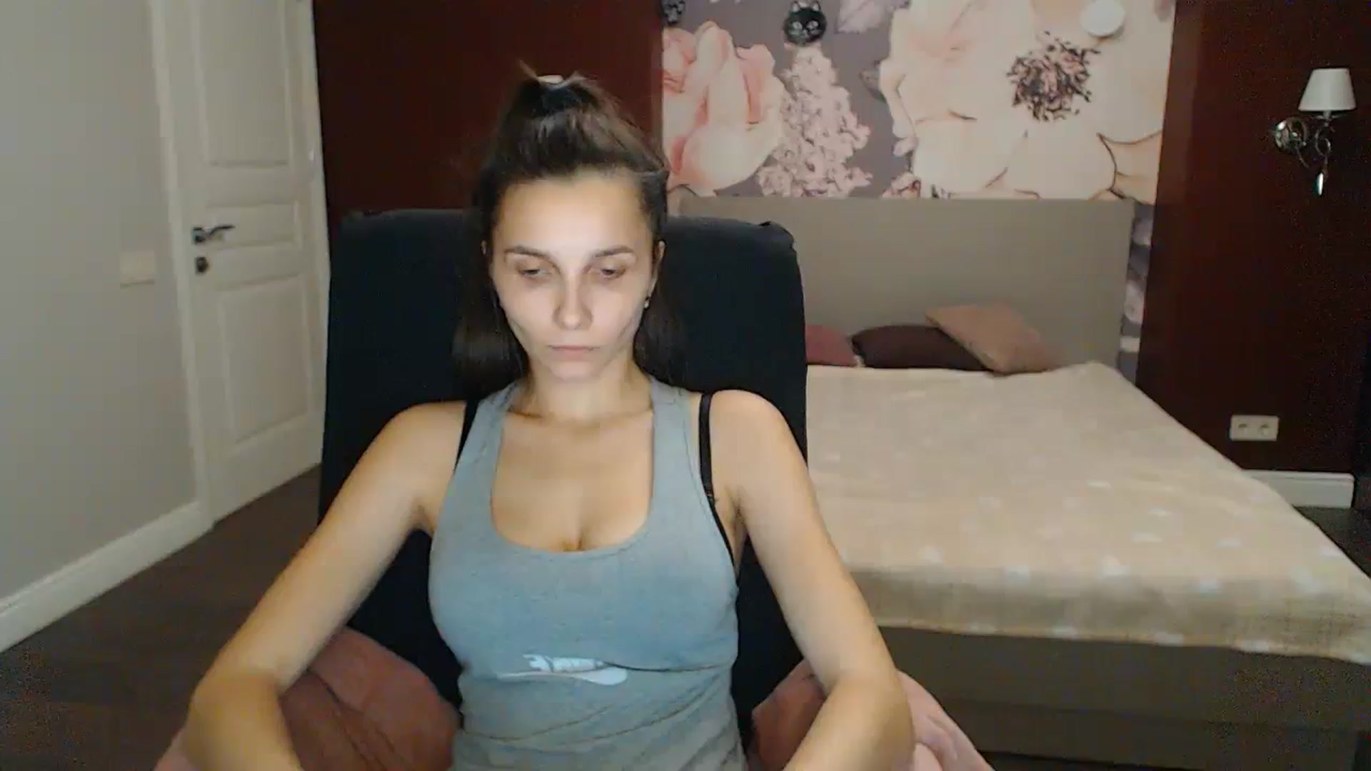 Gallery image thumbnail from Karina_Mils's myfreecams stream on, 11/12/2023, 15:45 image 3 of 20