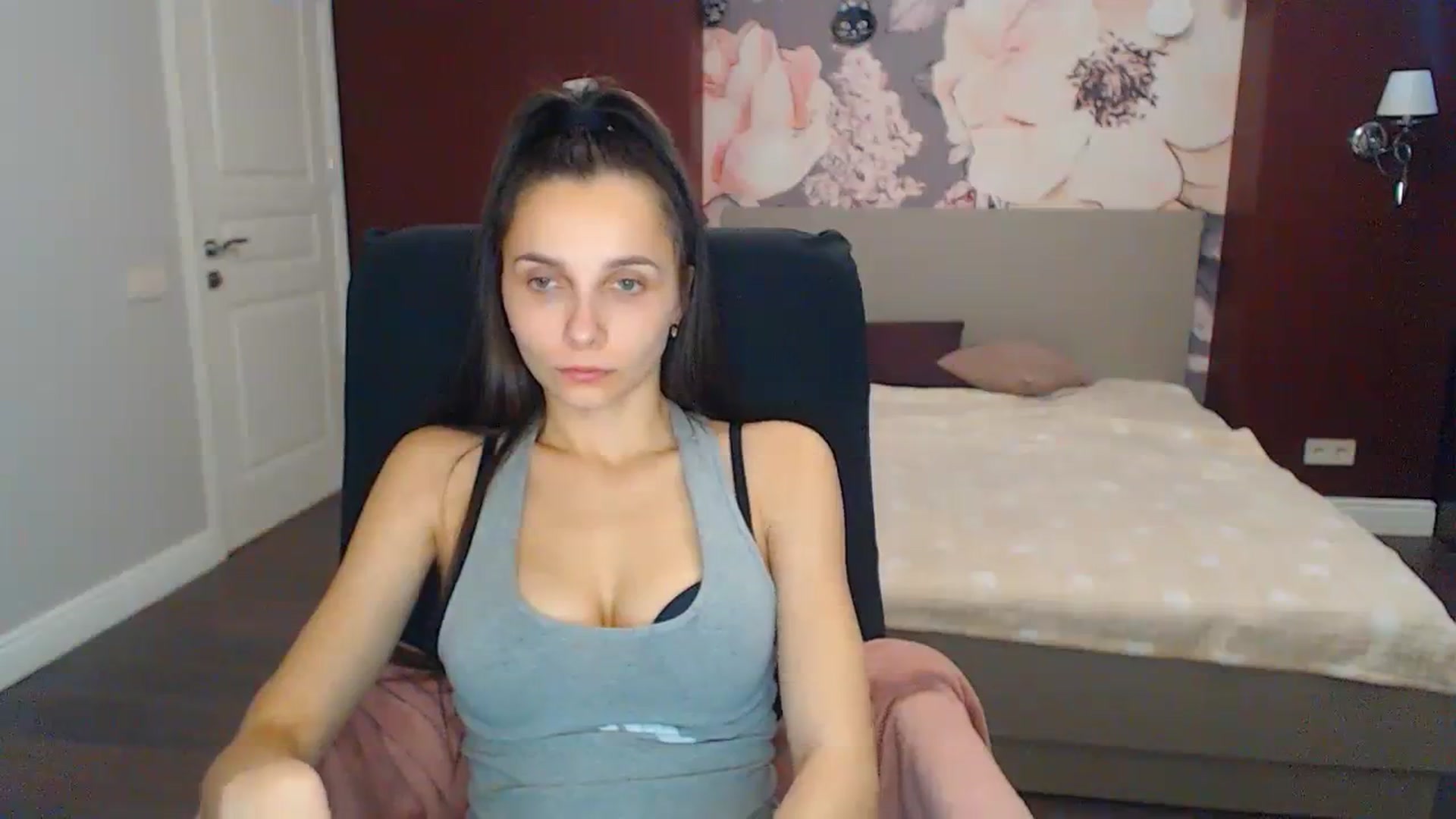 Gallery image thumbnail from Karina_Mils's myfreecams stream on, 11/13/2023, 07:56 image 3 of 20