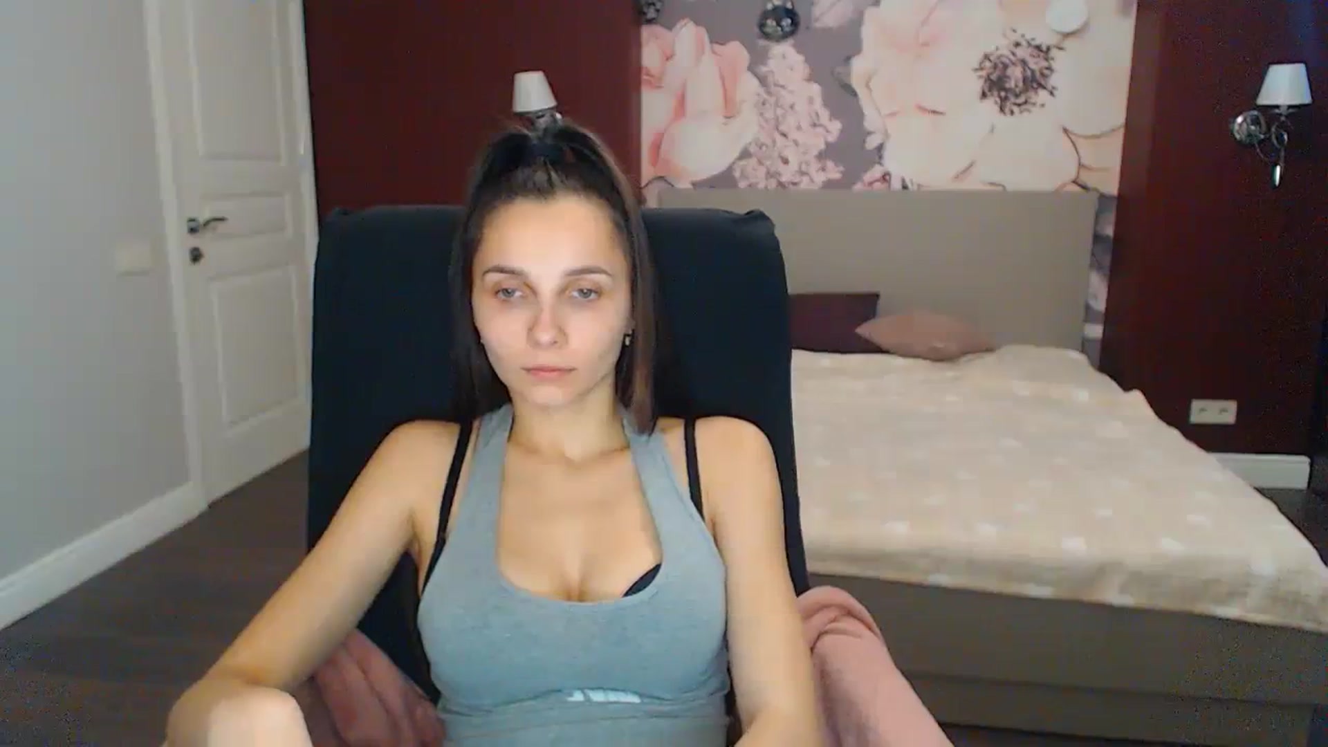 Gallery image thumbnail from Karina_Mils's myfreecams stream on, 11/13/2023, 07:56 image 16 of 20