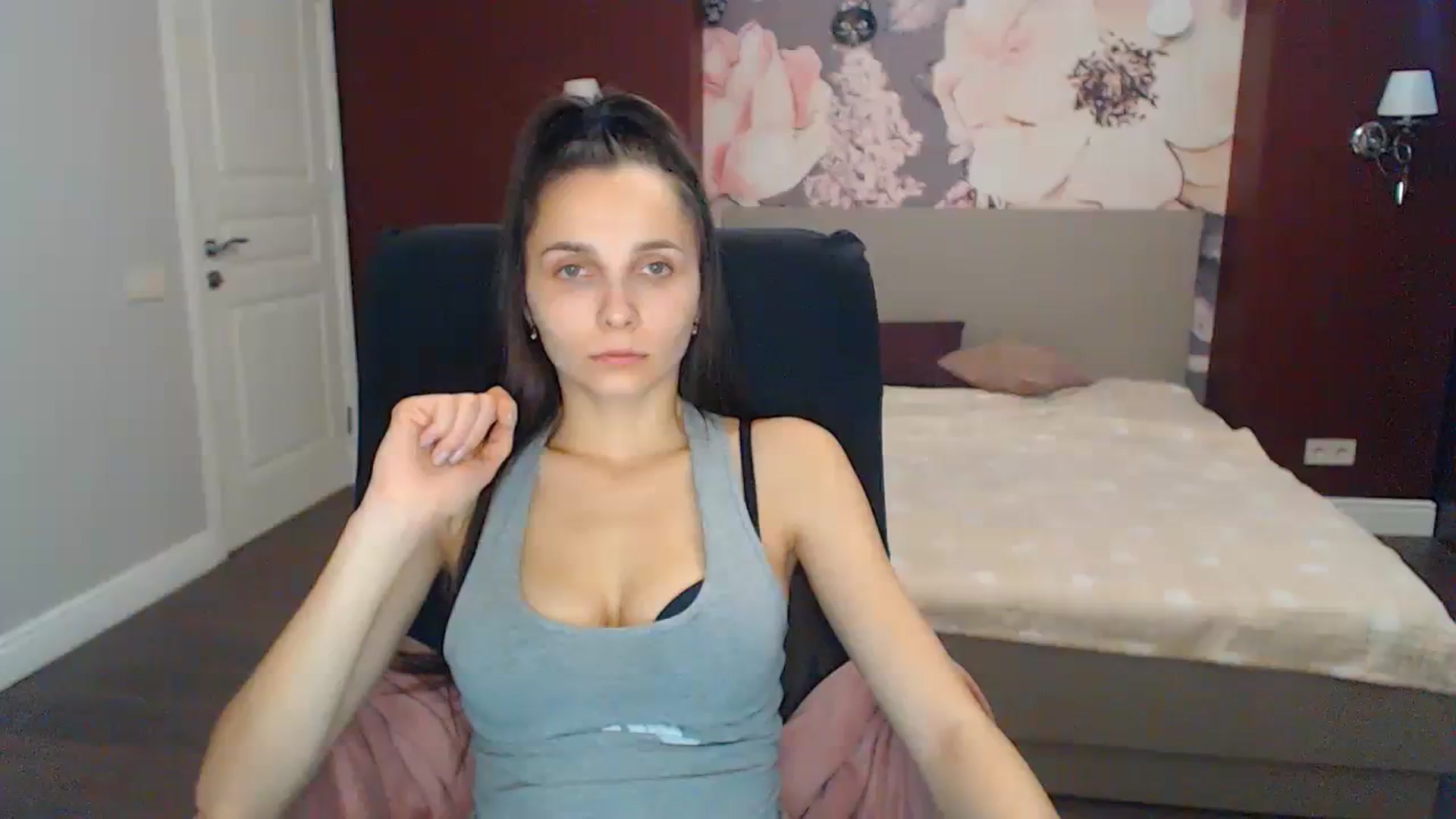 Gallery image thumbnail from Karina_Mils's myfreecams stream on, 11/13/2023, 07:56 image 6 of 20