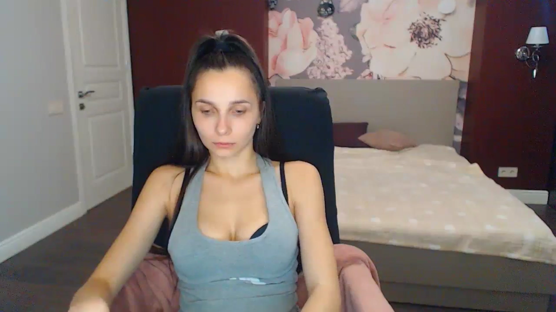 Gallery image thumbnail from Karina_Mils's myfreecams stream on, 11/13/2023, 07:56 image 5 of 20