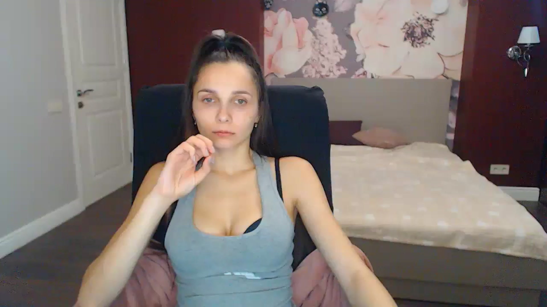 Gallery image thumbnail from Karina_Mils's myfreecams stream on, 11/13/2023, 07:56 image 4 of 20