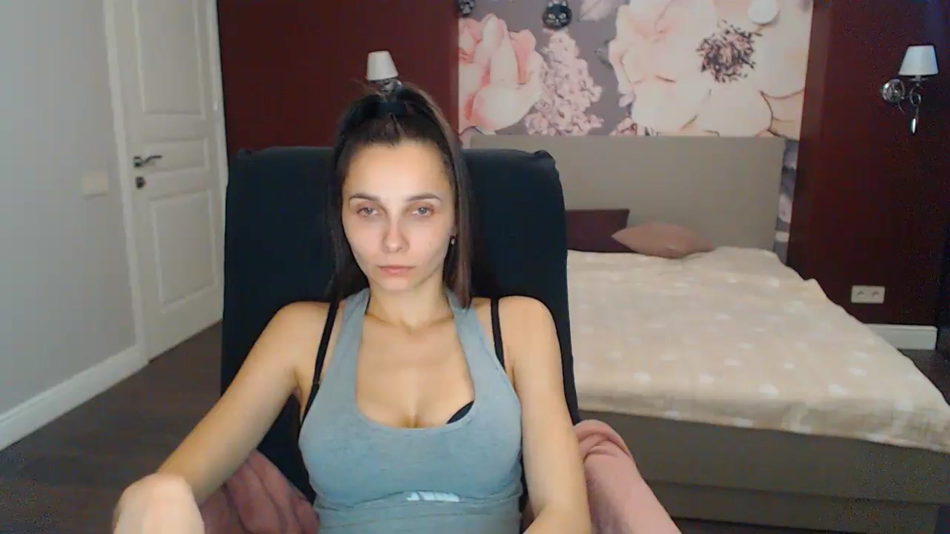Gallery image thumbnail from Karina_Mils's myfreecams stream on, 11/13/2023, 07:56 image 14 of 20