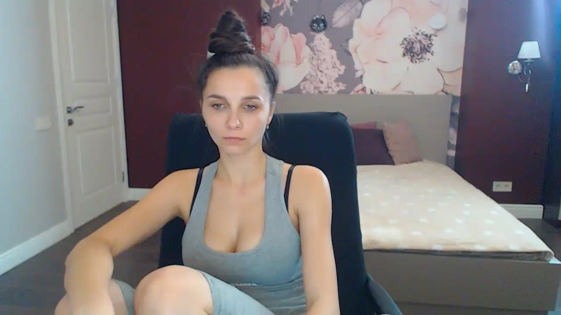 Gallery image thumbnail from Karina_Mils's myfreecams stream on, 11/16/2023, 12:30 image 16 of 20
