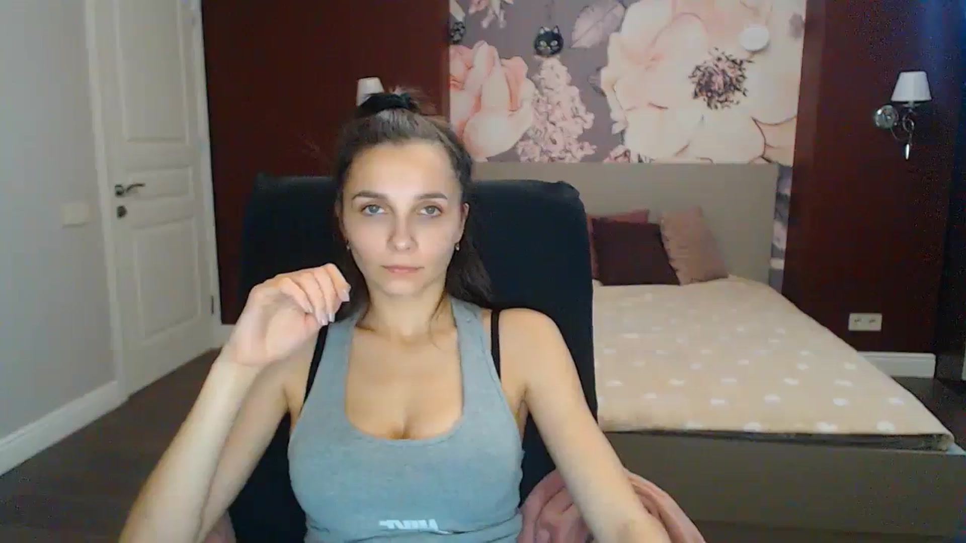Gallery image thumbnail from Karina_Mils's myfreecams stream on, 11/16/2023, 12:30 image 6 of 20