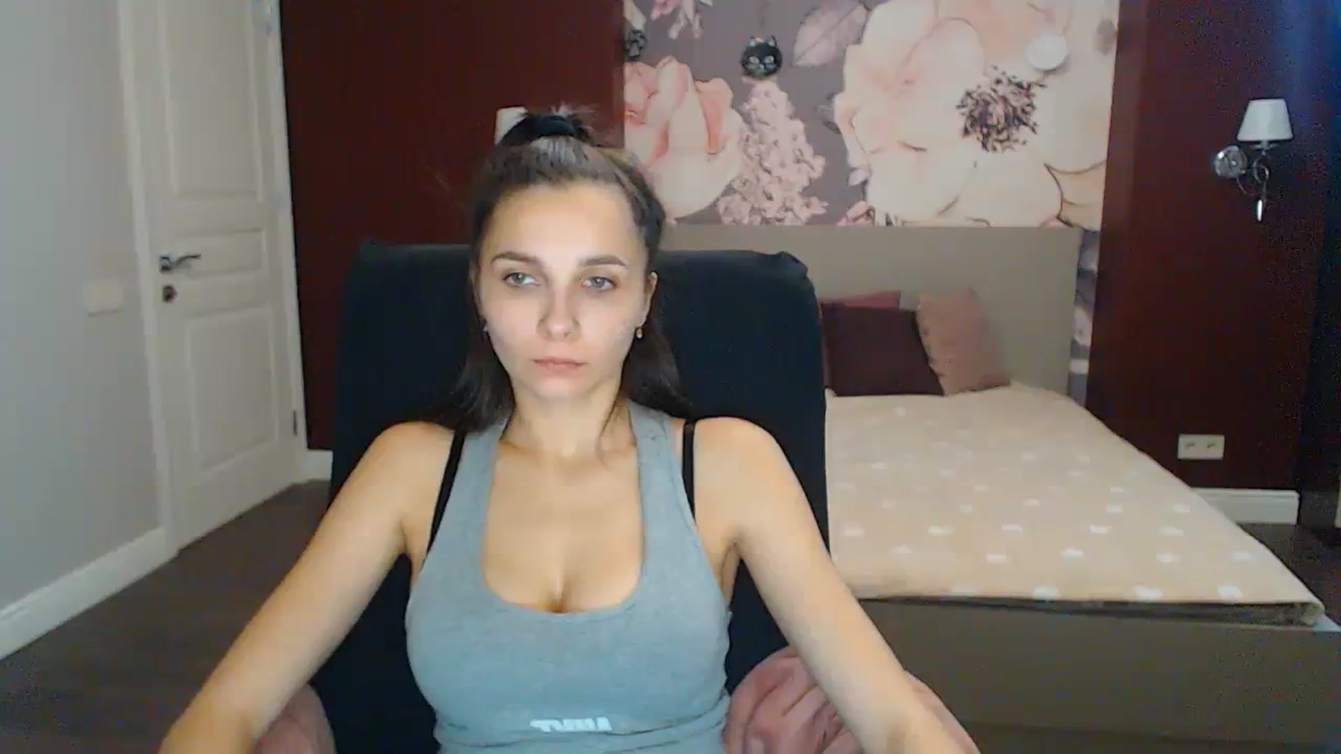 Gallery image thumbnail from Karina_Mils's myfreecams stream on, 11/16/2023, 12:30 image 5 of 20