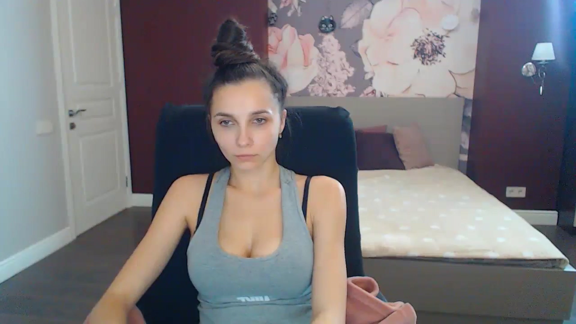 Gallery image thumbnail from Karina_Mils's myfreecams stream on, 11/16/2023, 12:30 image 13 of 20