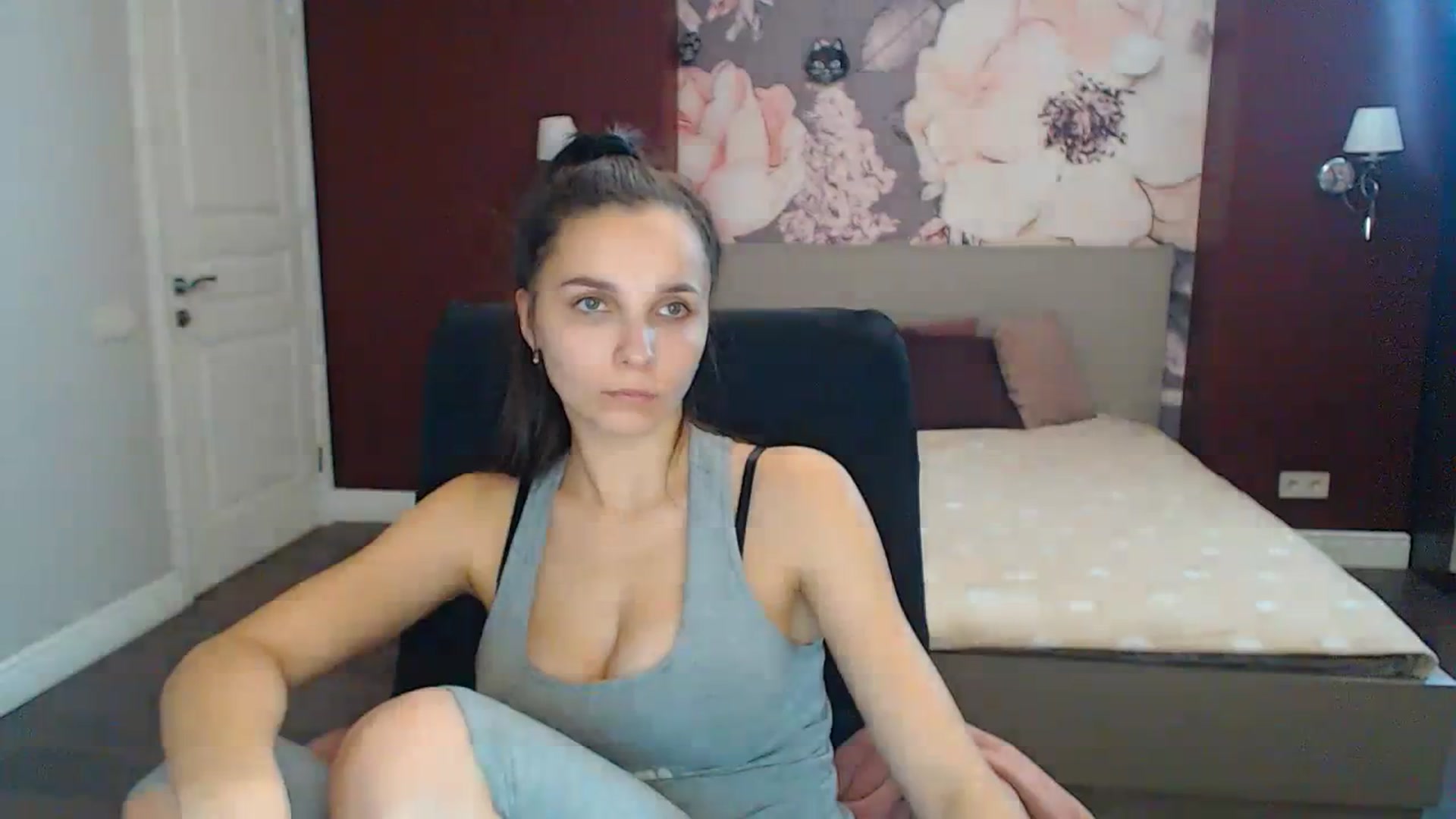 Gallery image thumbnail from Karina_Mils's myfreecams stream on, 11/16/2023, 12:30 image 2 of 20