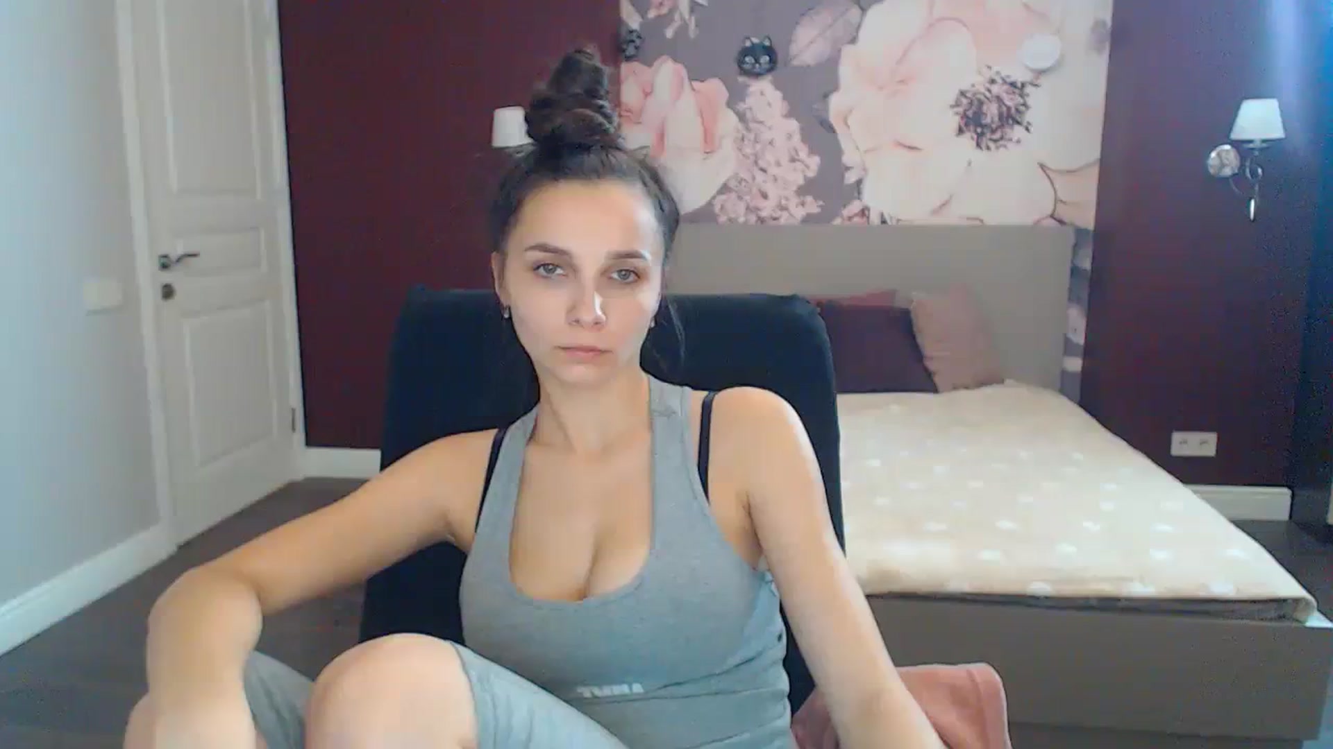 Gallery image thumbnail from Karina_Mils's myfreecams stream on, 11/16/2023, 12:30 image 10 of 20