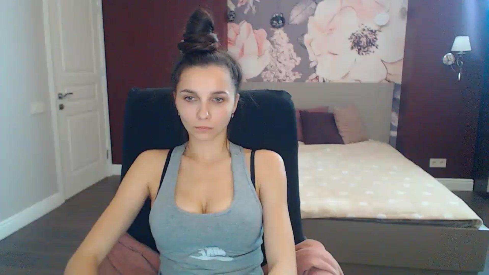 Gallery image thumbnail from Karina_Mils's myfreecams stream on, 11/16/2023, 12:30 image 20 of 20