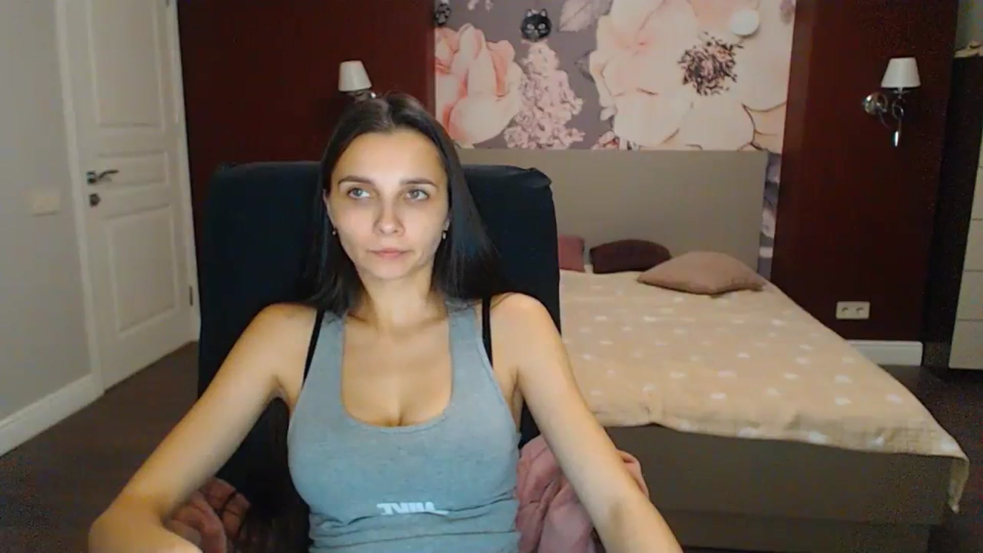 Gallery image thumbnail from Karina_Mils's myfreecams stream on, 11/18/2023, 15:03 image 6 of 20