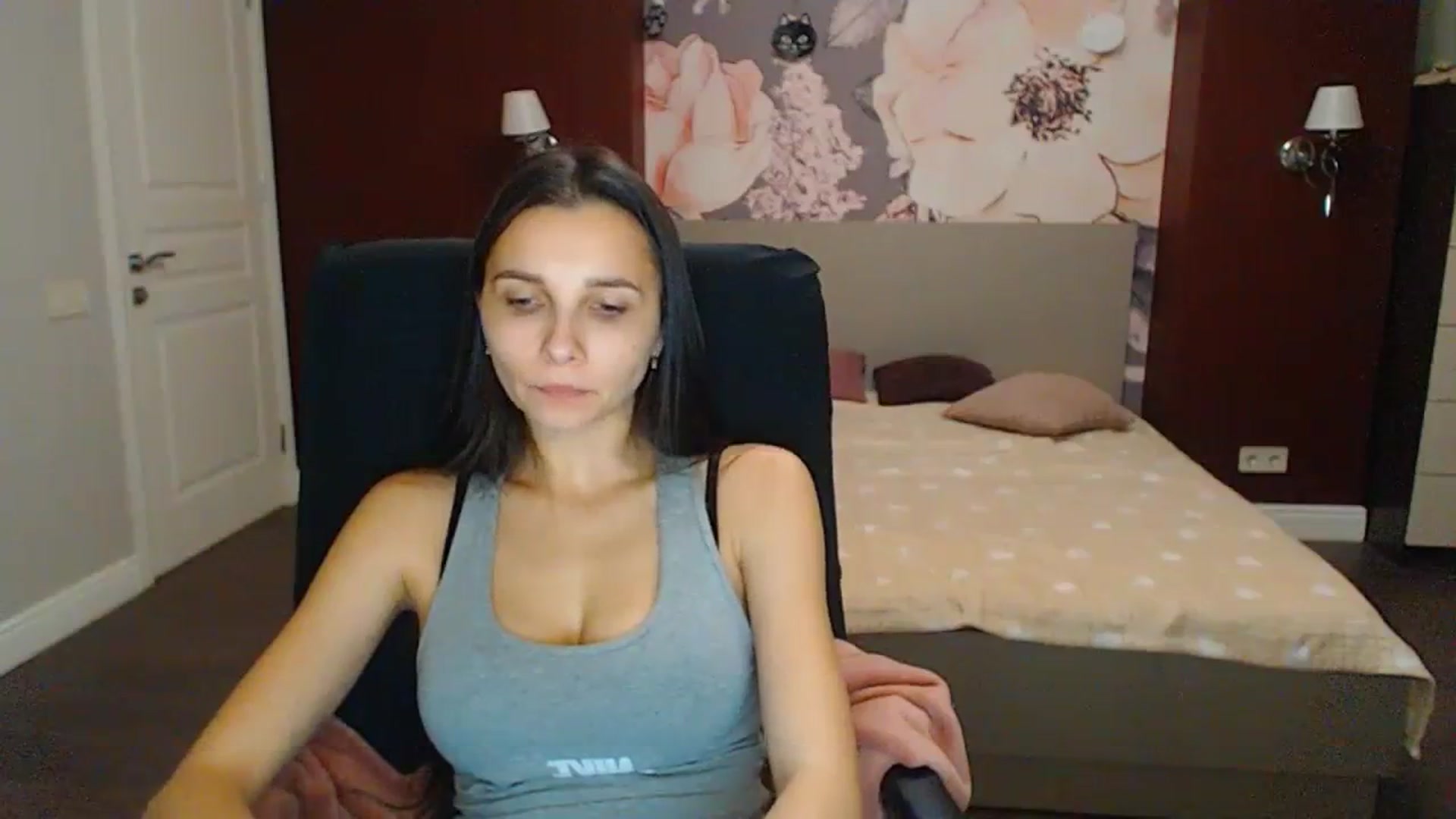 Gallery image thumbnail from Karina_Mils's myfreecams stream on, 11/18/2023, 15:03 image 9 of 20