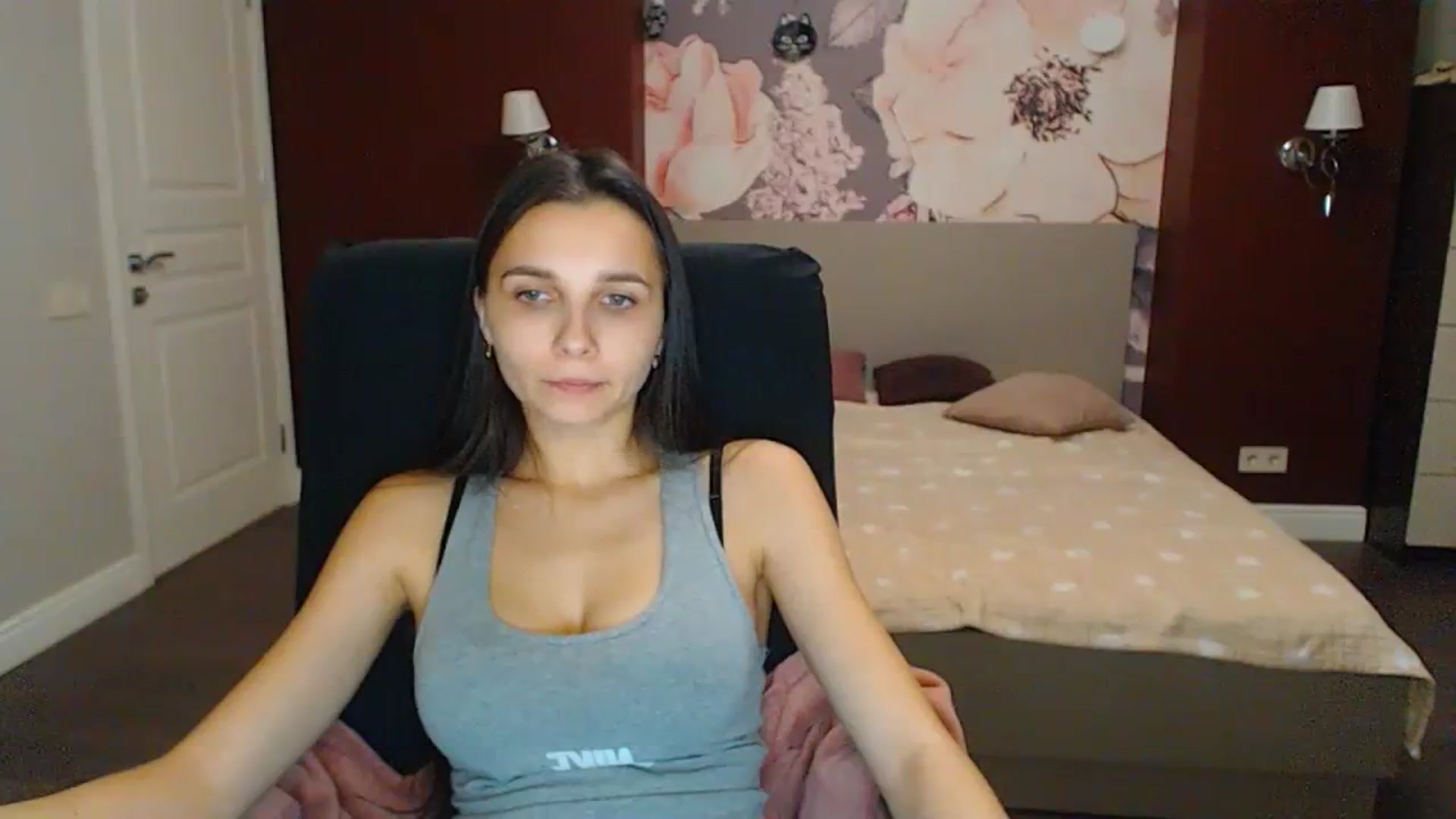 Gallery image thumbnail from Karina_Mils's myfreecams stream on, 11/18/2023, 15:03 image 10 of 20