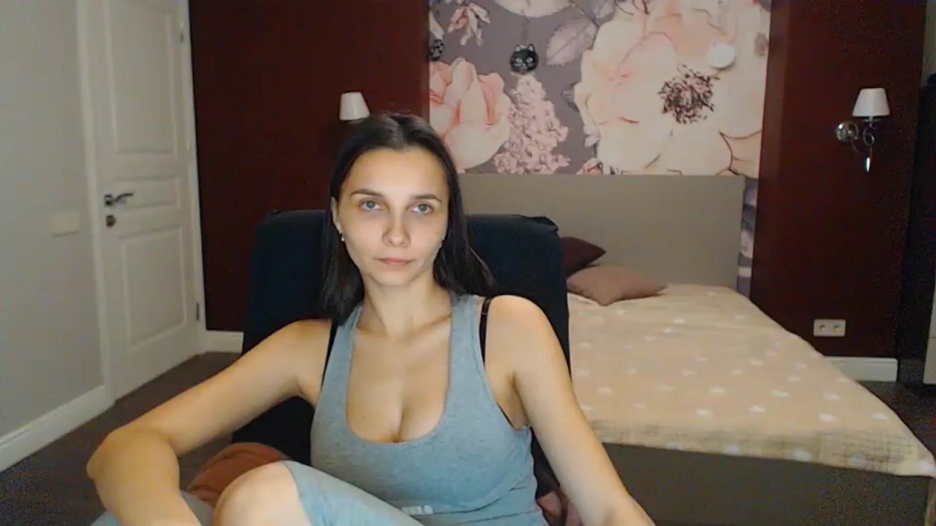 Gallery image thumbnail from Karina_Mils's myfreecams stream on, 11/19/2023, 19:36 image 2 of 20